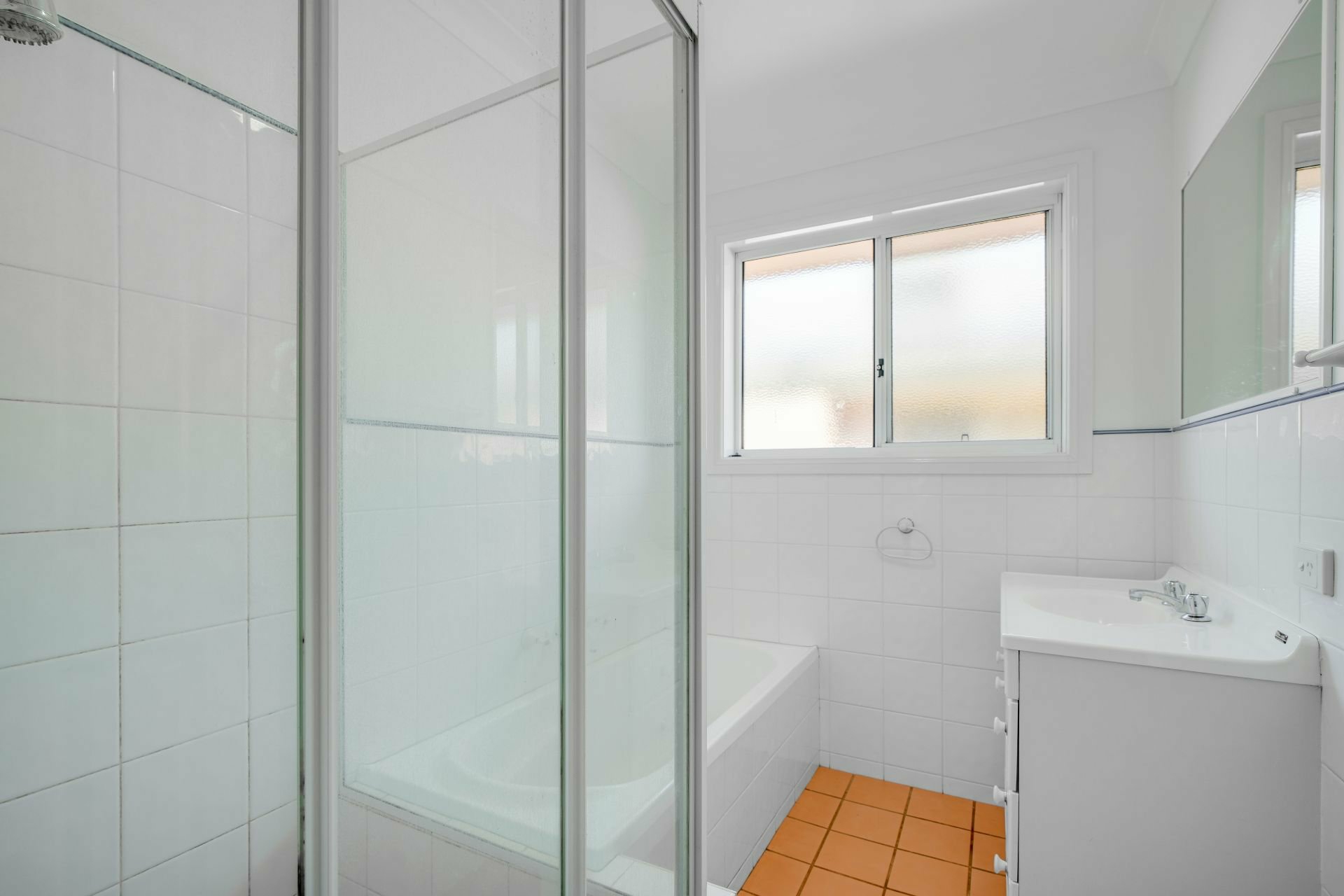 96 Sheraton Road — photo 6 of 12
