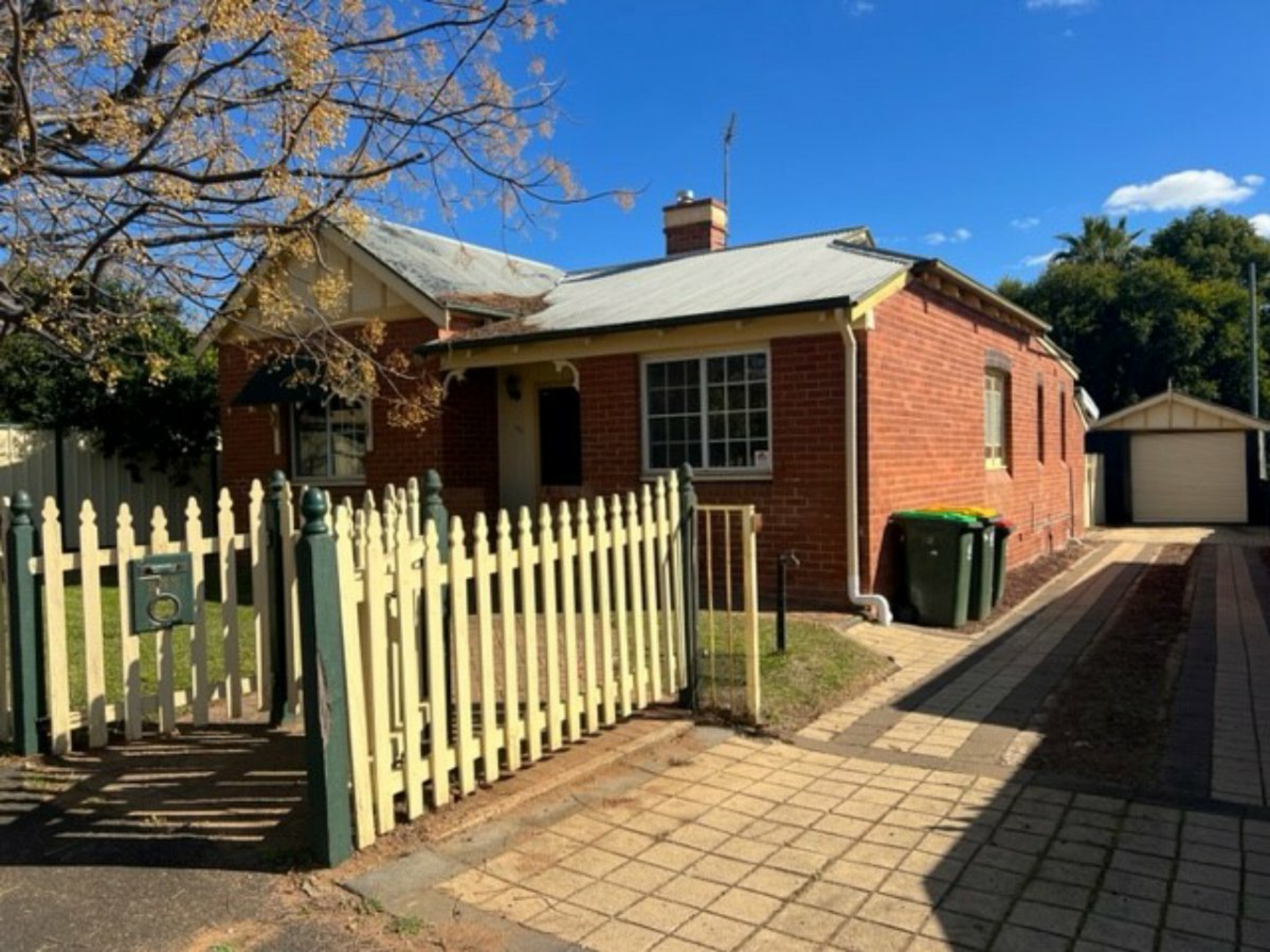 233 Fitzroy Sreet — photo from LJ Hooker Narromine