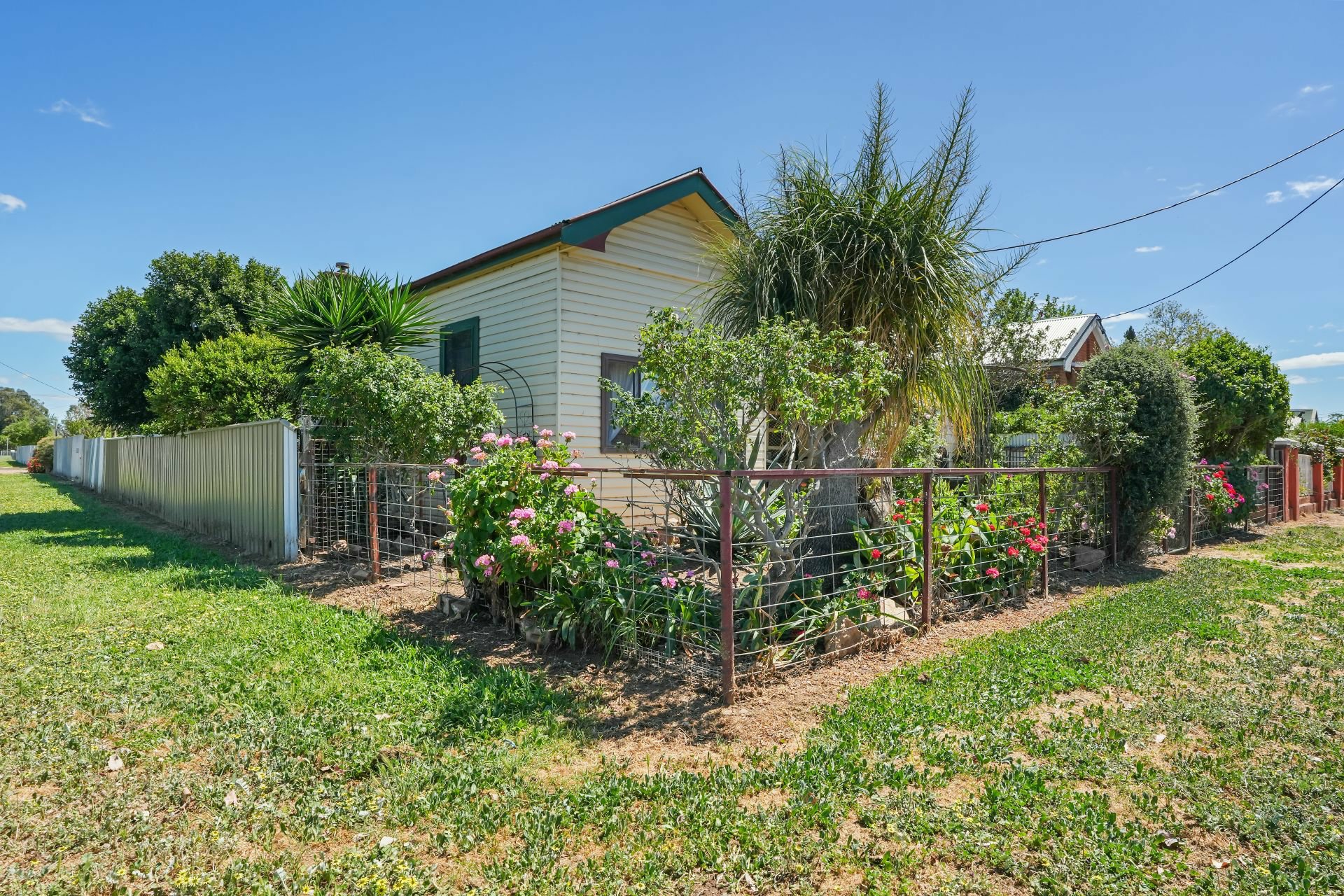 133 Merilba Street — photo from LJ Hooker Narromine