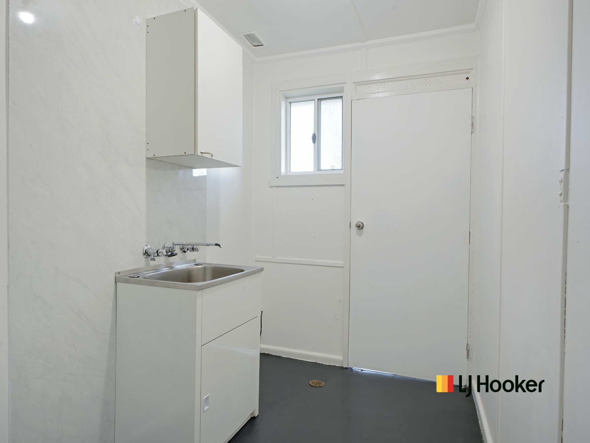 17 Alcheringa Street — photo 8 of 11