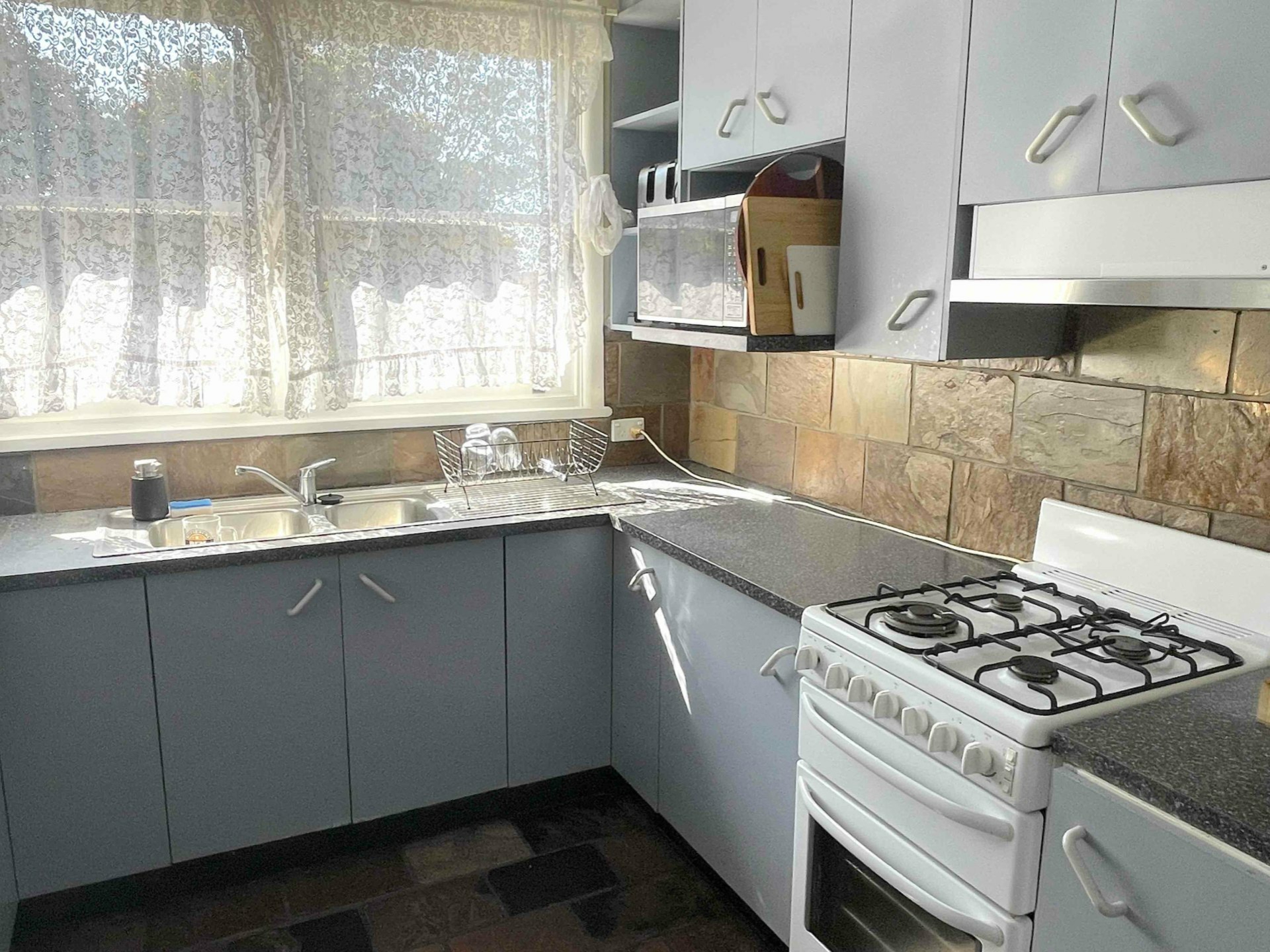 11 Tahmoor Road, TAHMOOR