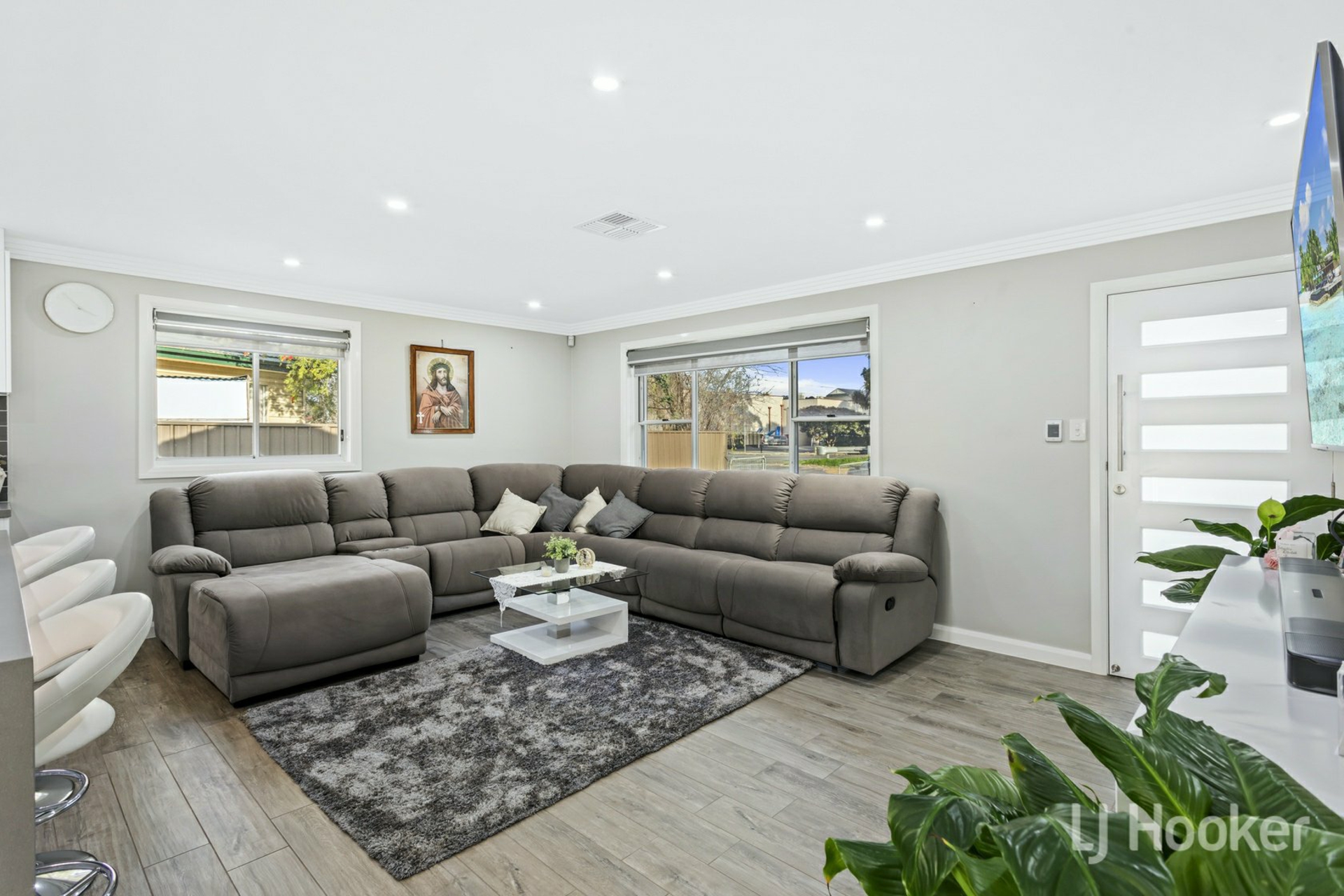 13 Thirlmere Way, TAHMOOR