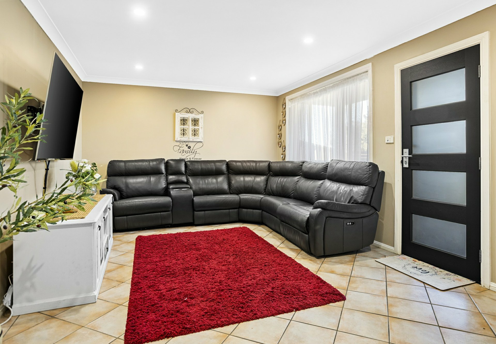 6 Dutton Street — photo 2 of 17