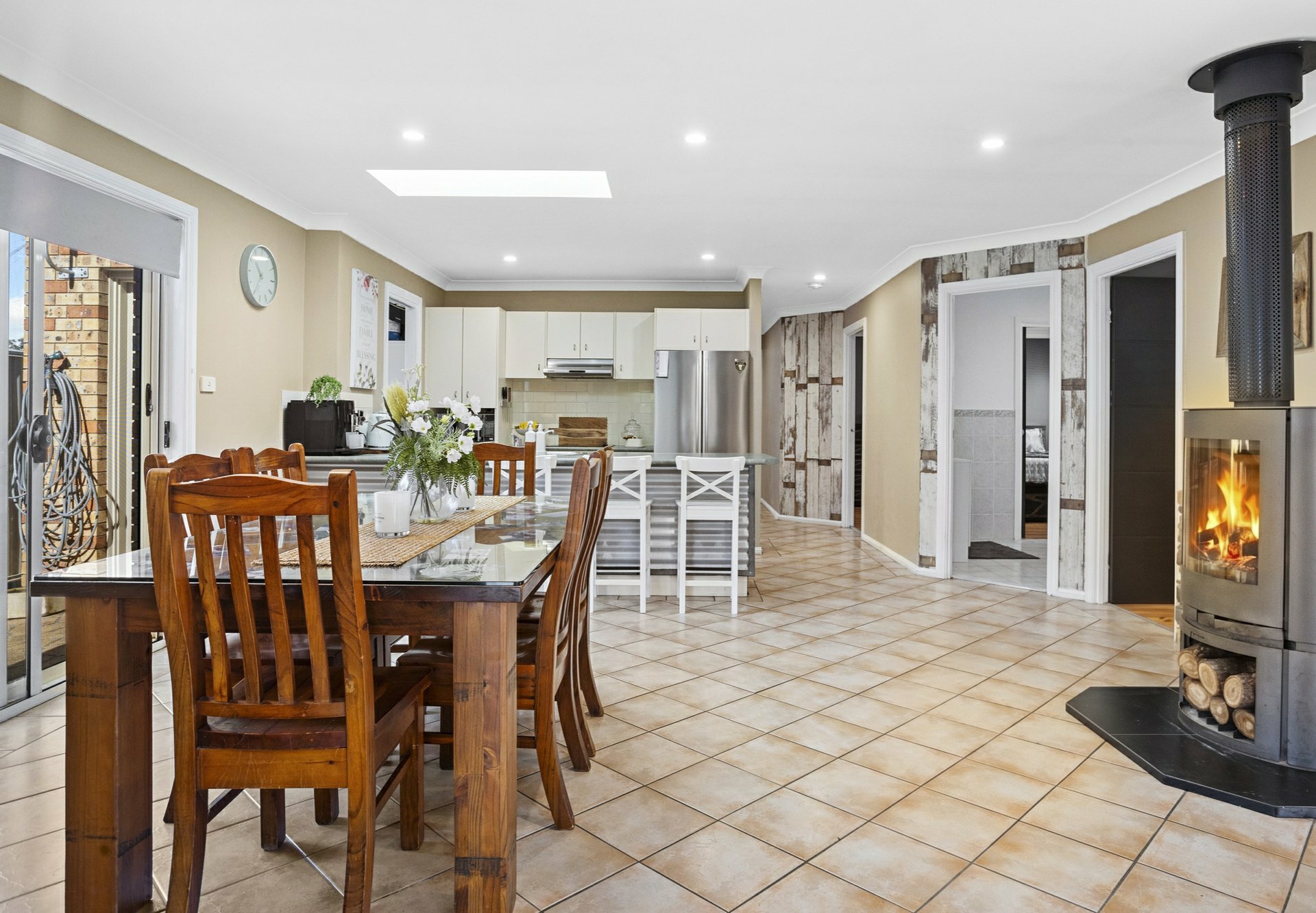 6 Dutton Street — photo 5 of 17