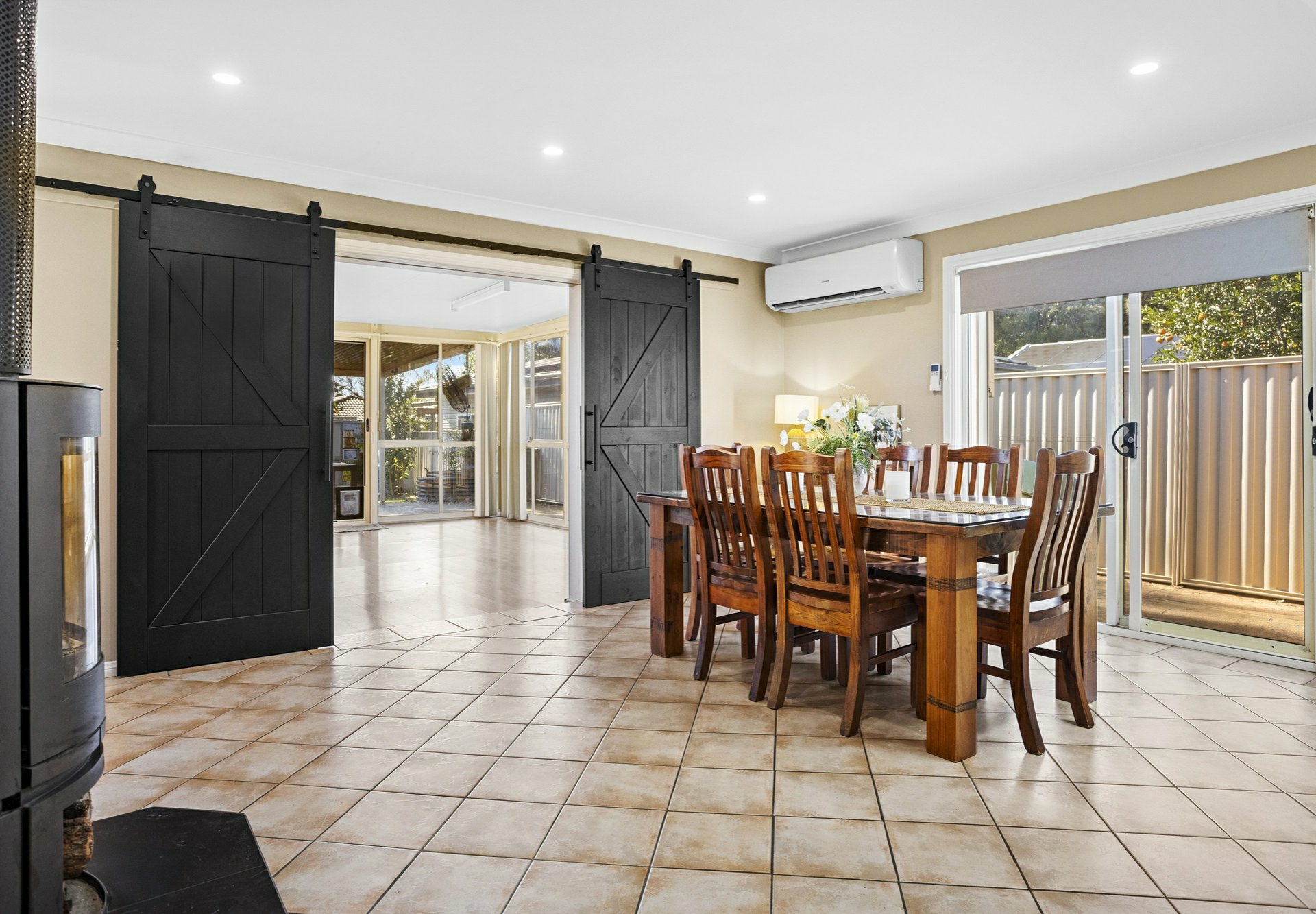 6 Dutton Street — photo 7 of 17
