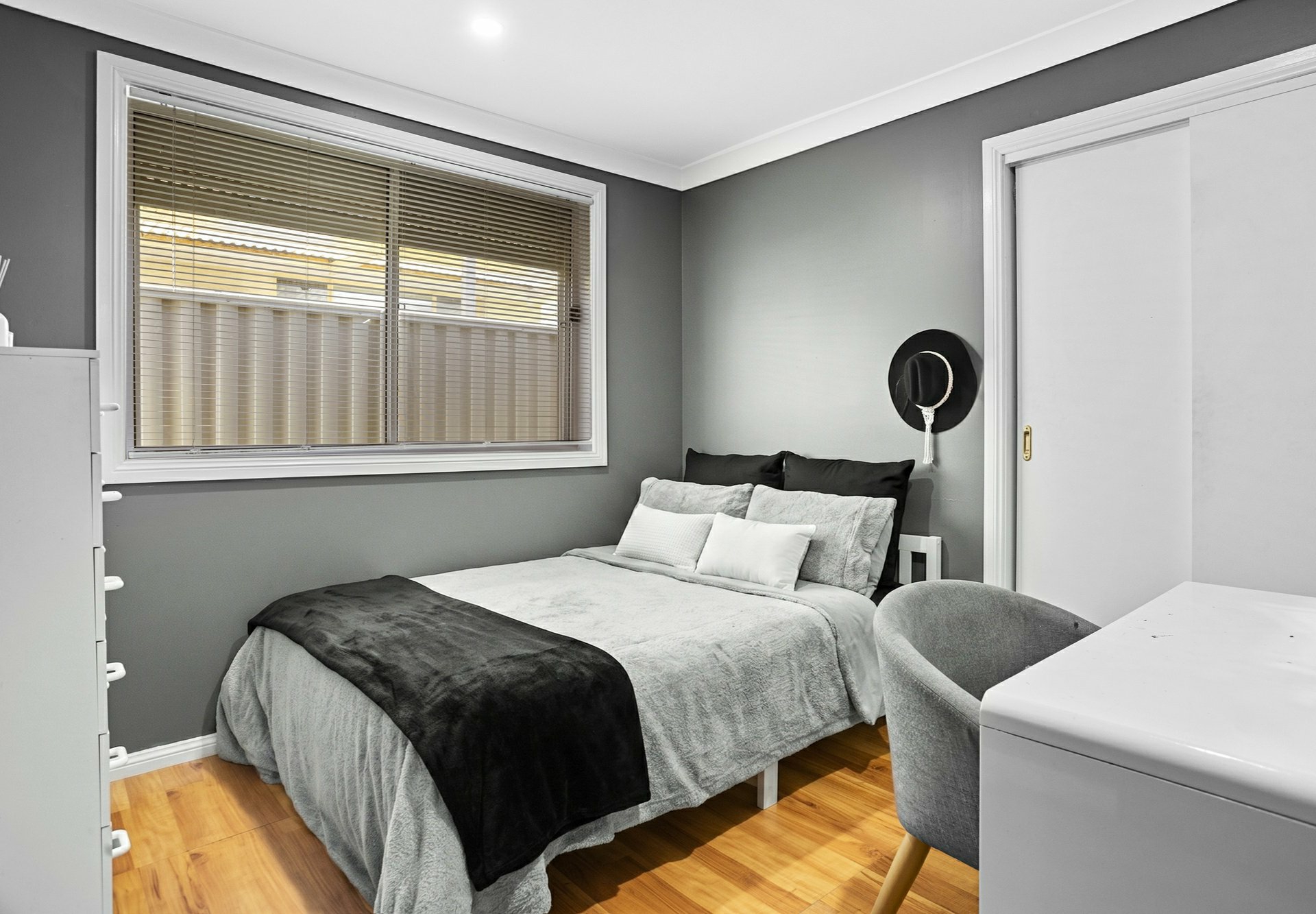 6 Dutton Street — photo 11 of 17
