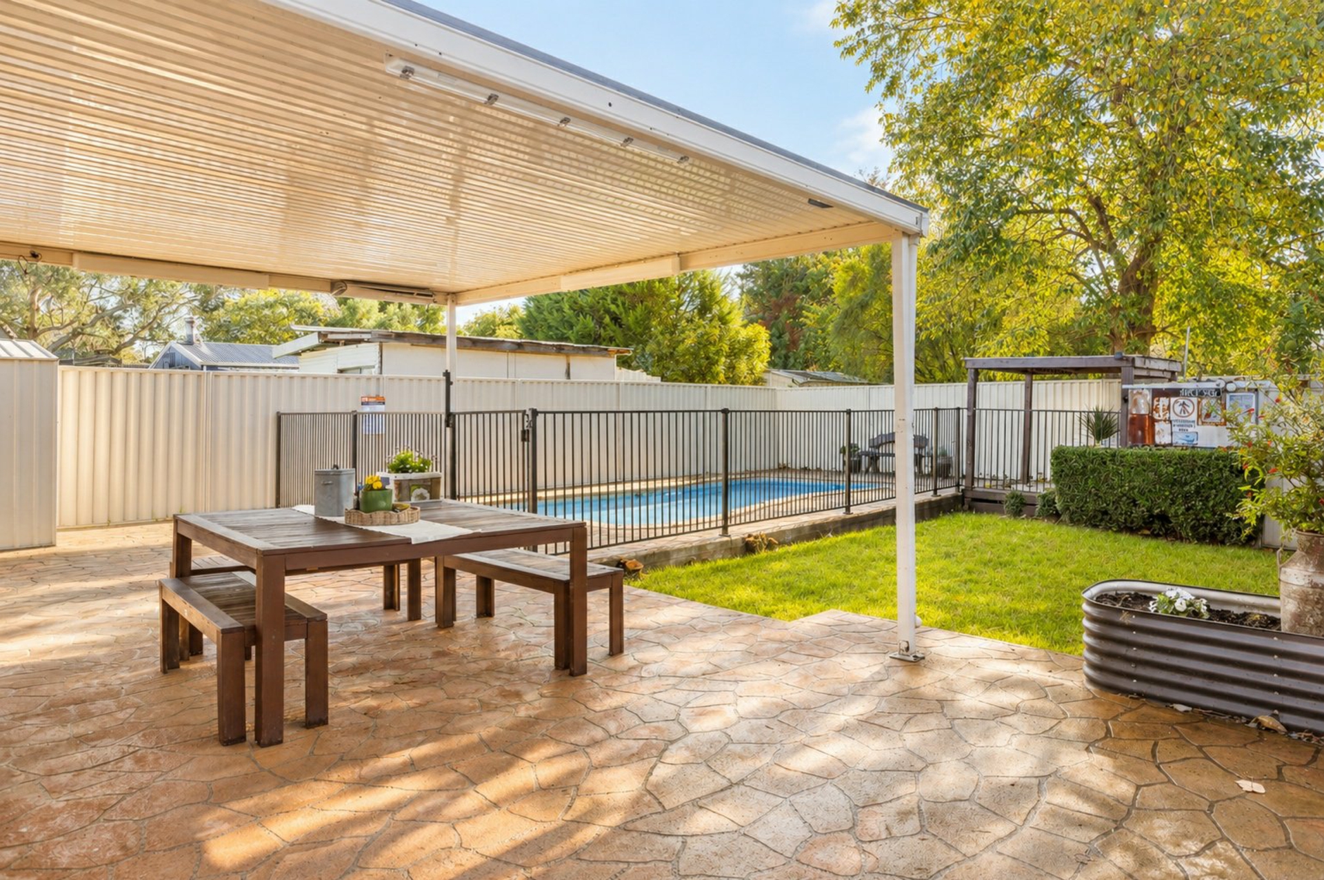 6 Dutton Street — photo 12 of 17