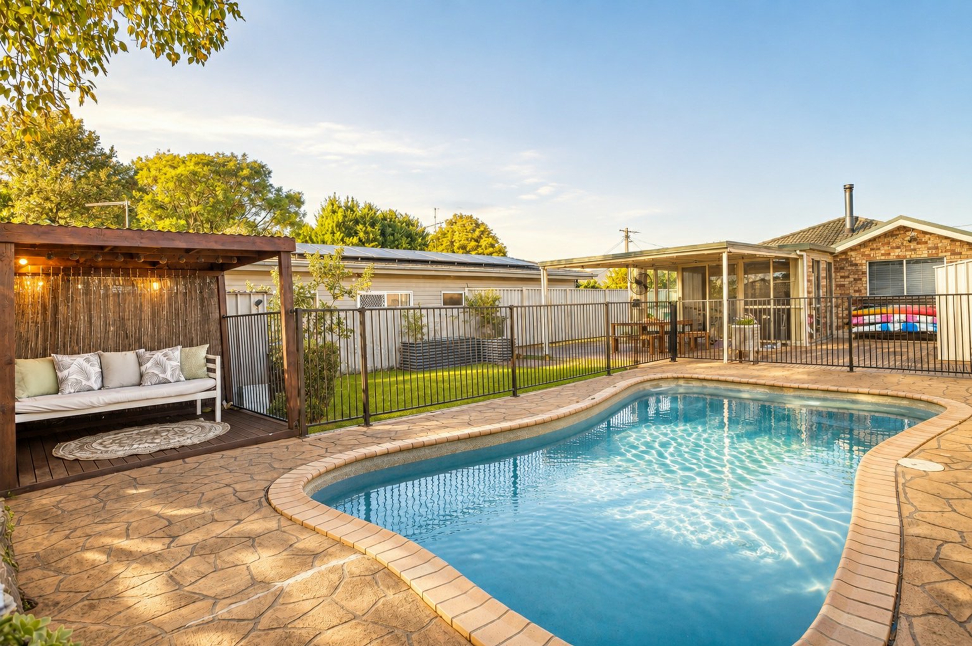 6 Dutton Street — photo 15 of 17