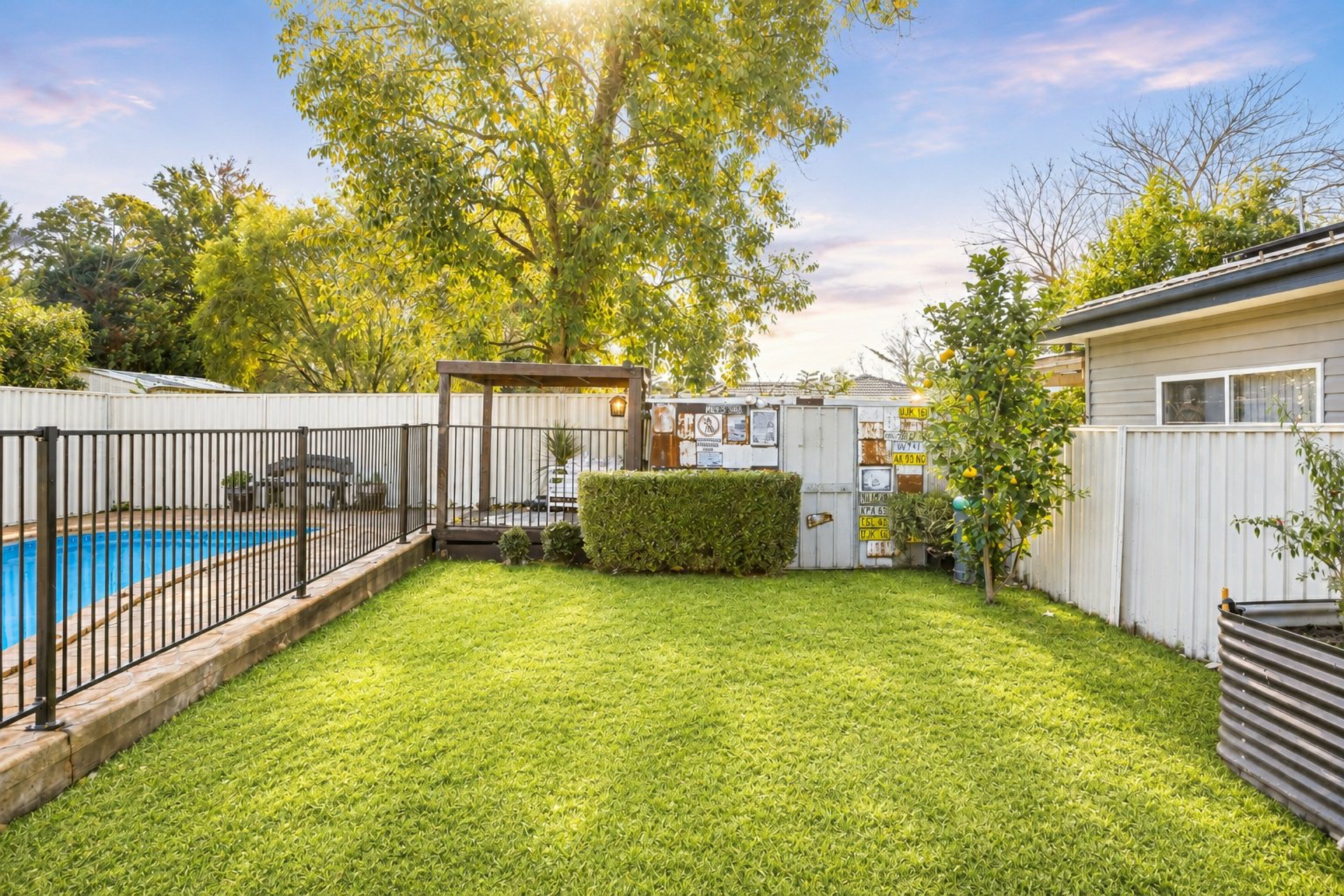 6 Dutton Street — photo 16 of 17