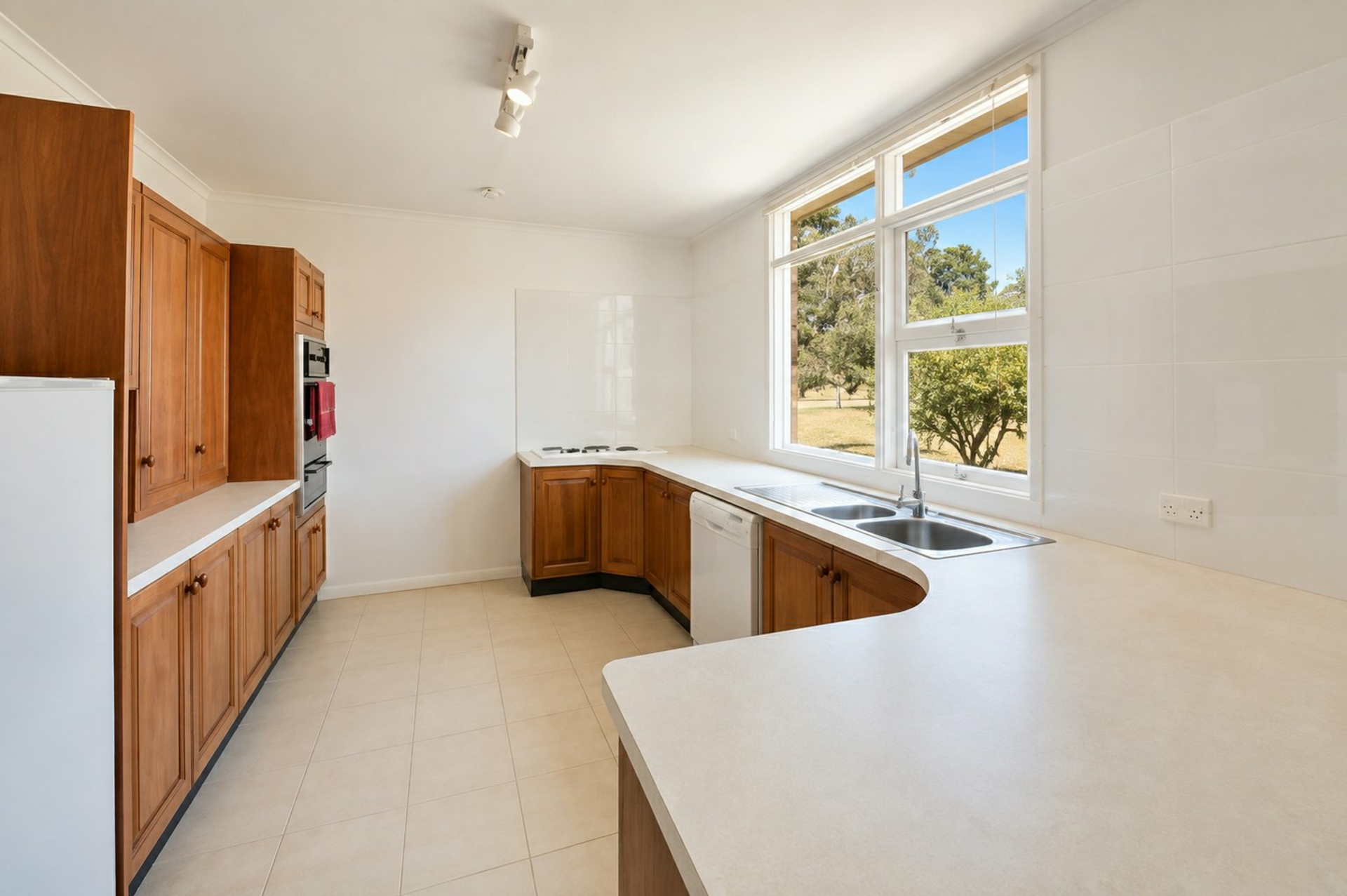 29 Great Sourthern Road — photo 13 of 19
