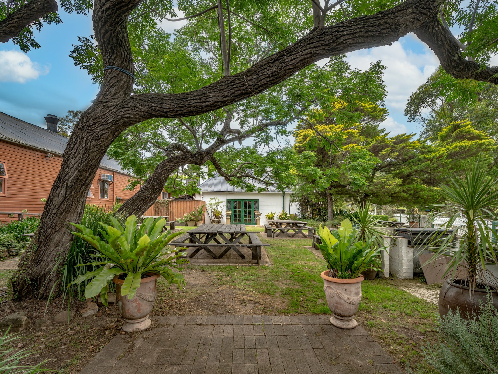 1580 Remembrance Driveway, RAZORBACK