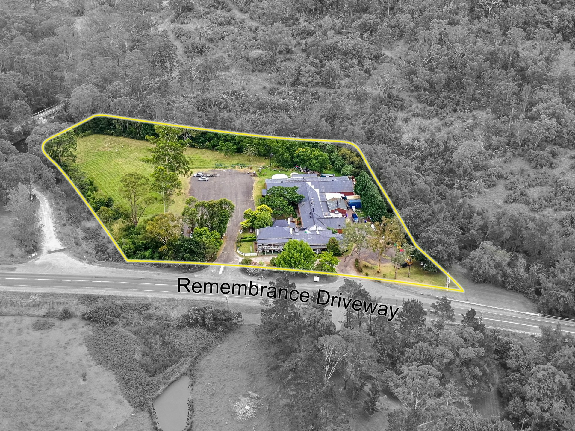 1580 Remembrance Driveway, RAZORBACK
