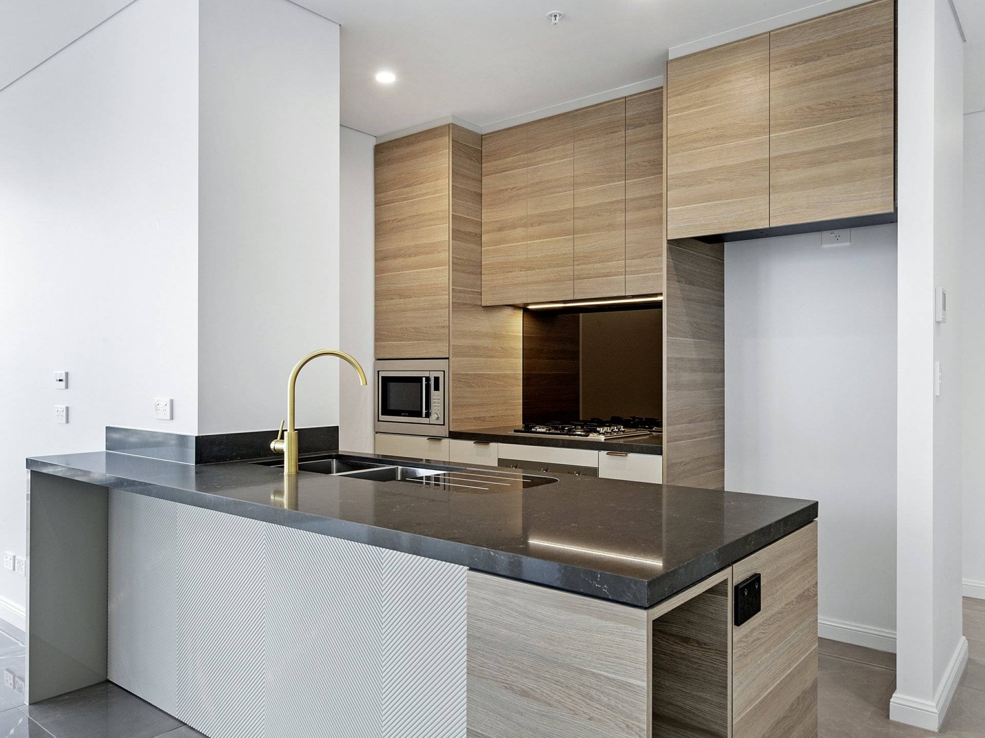 84 The Esplanade, SURFERS PARADISE