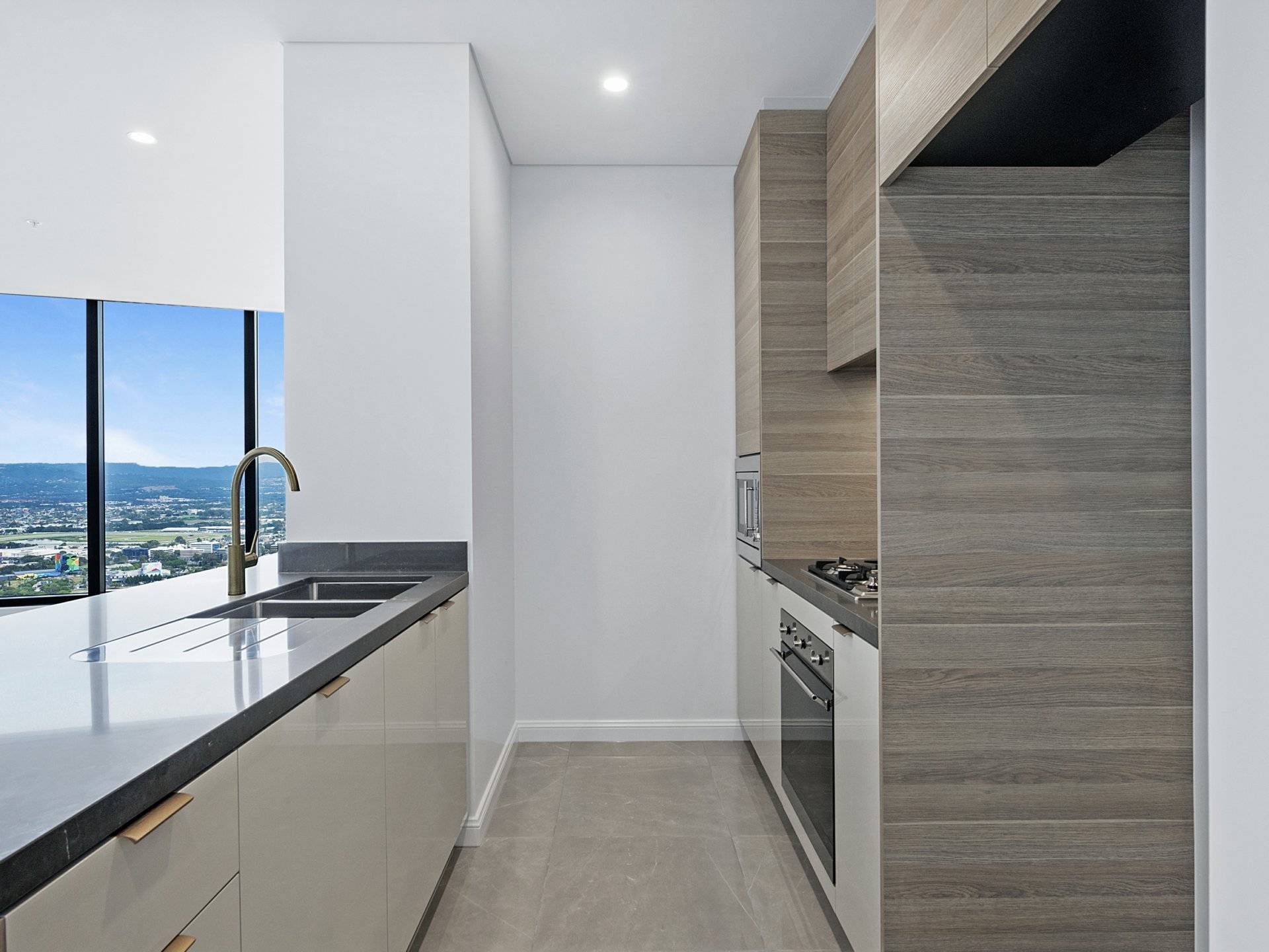 84 The Esplanade, SURFERS PARADISE