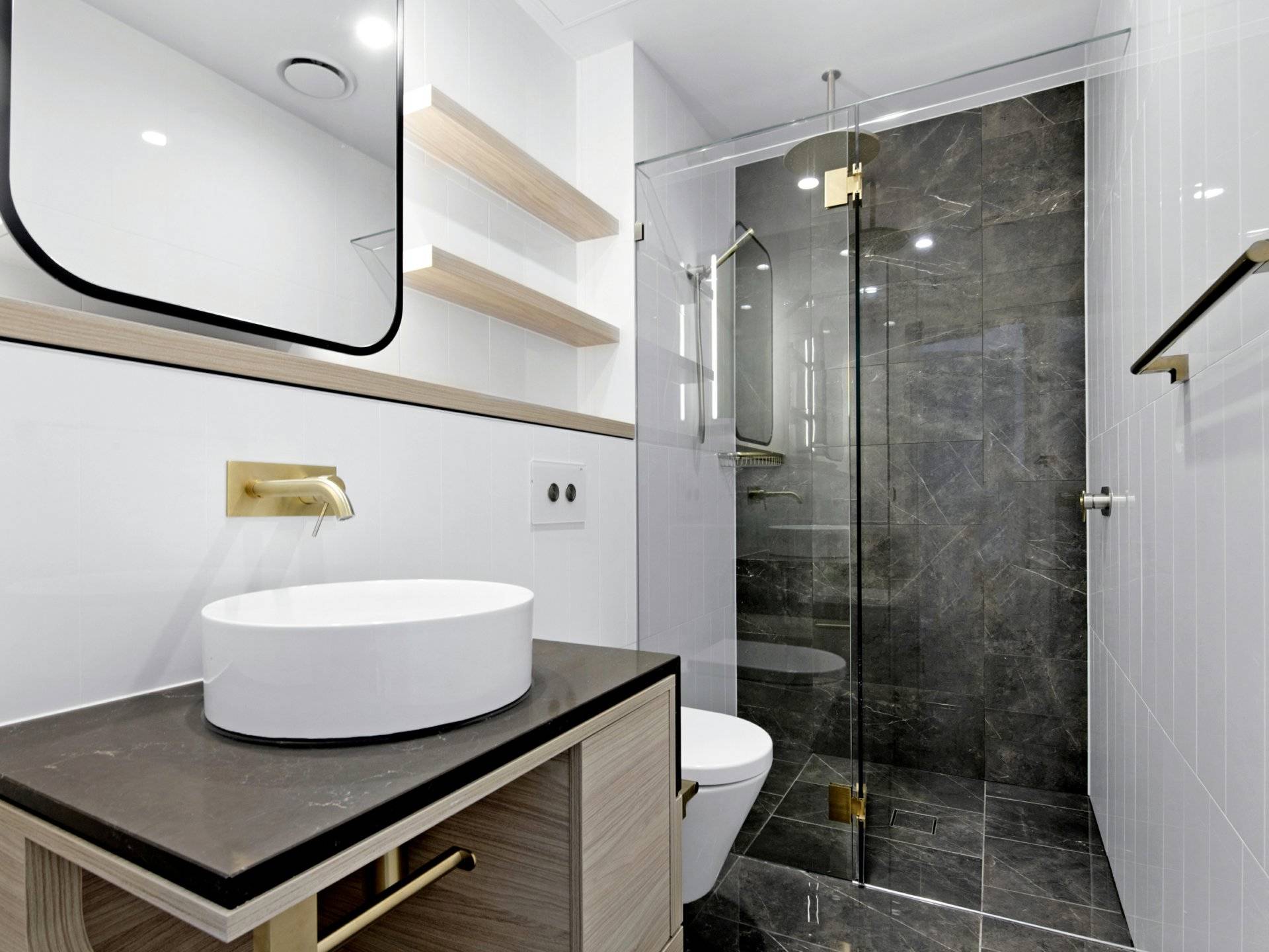 84 The Esplanade, SURFERS PARADISE