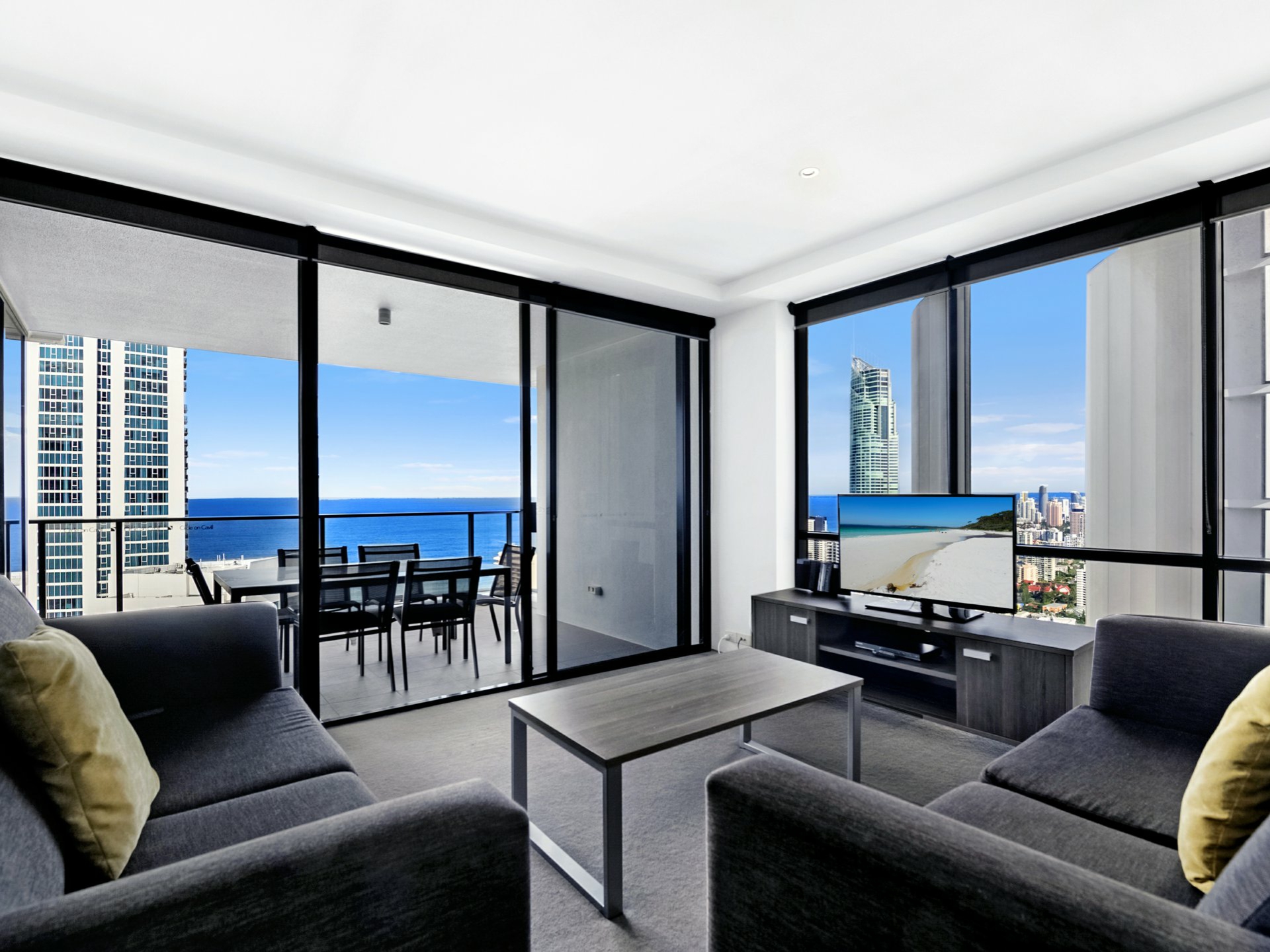 2425/9 Ferny Avenue, Surfers Paradise