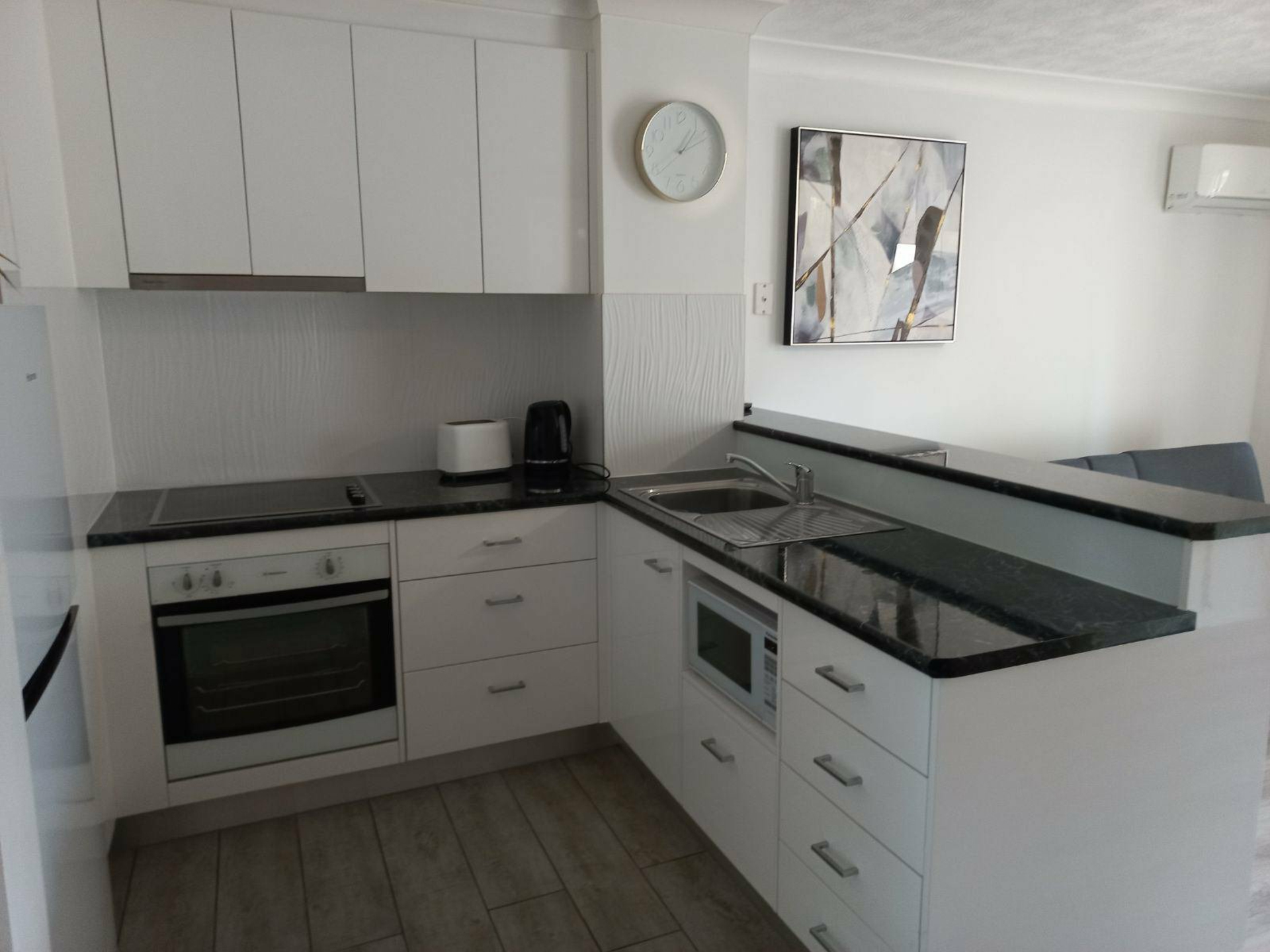 7/48-54 Stanhill Drive, CHEVRON ISLAND
