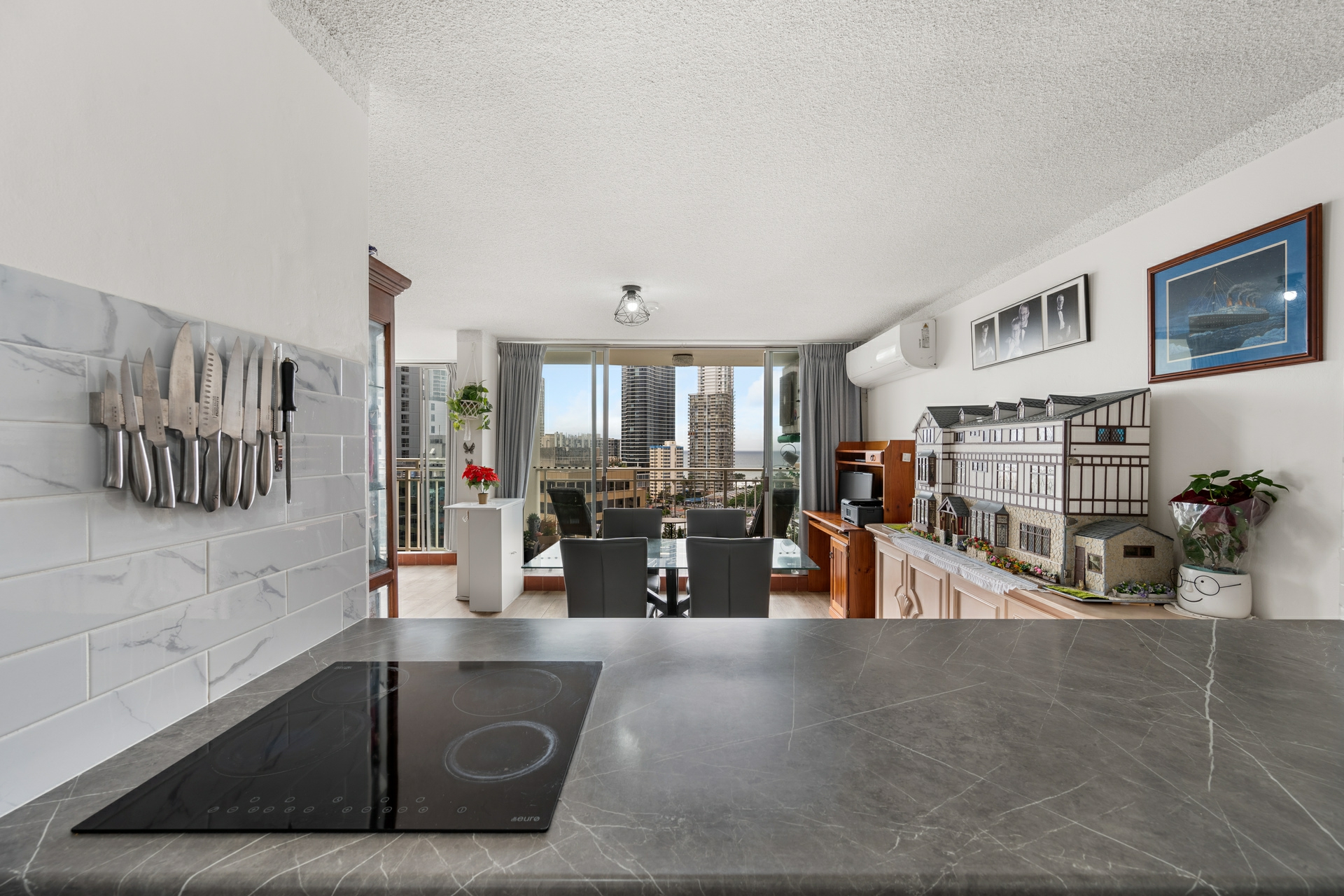 13C/2 Riverview Parade, SURFERS PARADISE