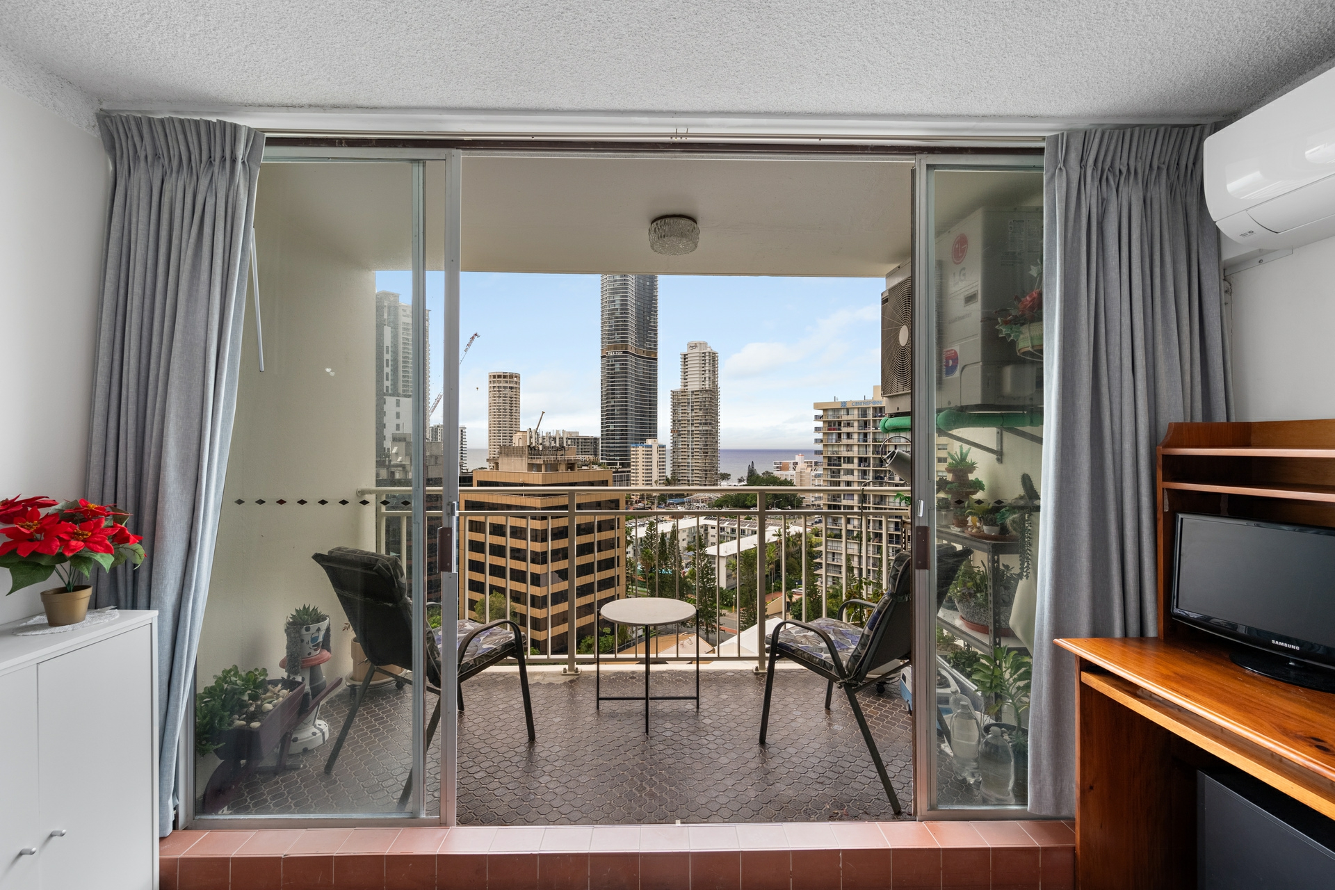 13C/2 Riverview Parade, SURFERS PARADISE