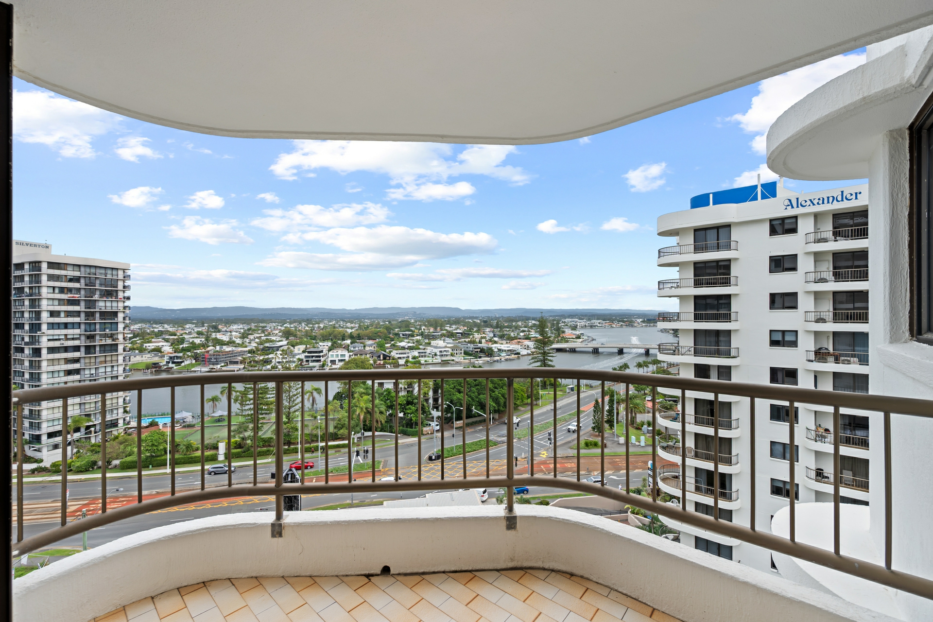 33/19 Aubrey Street, SURFERS PARADISE
