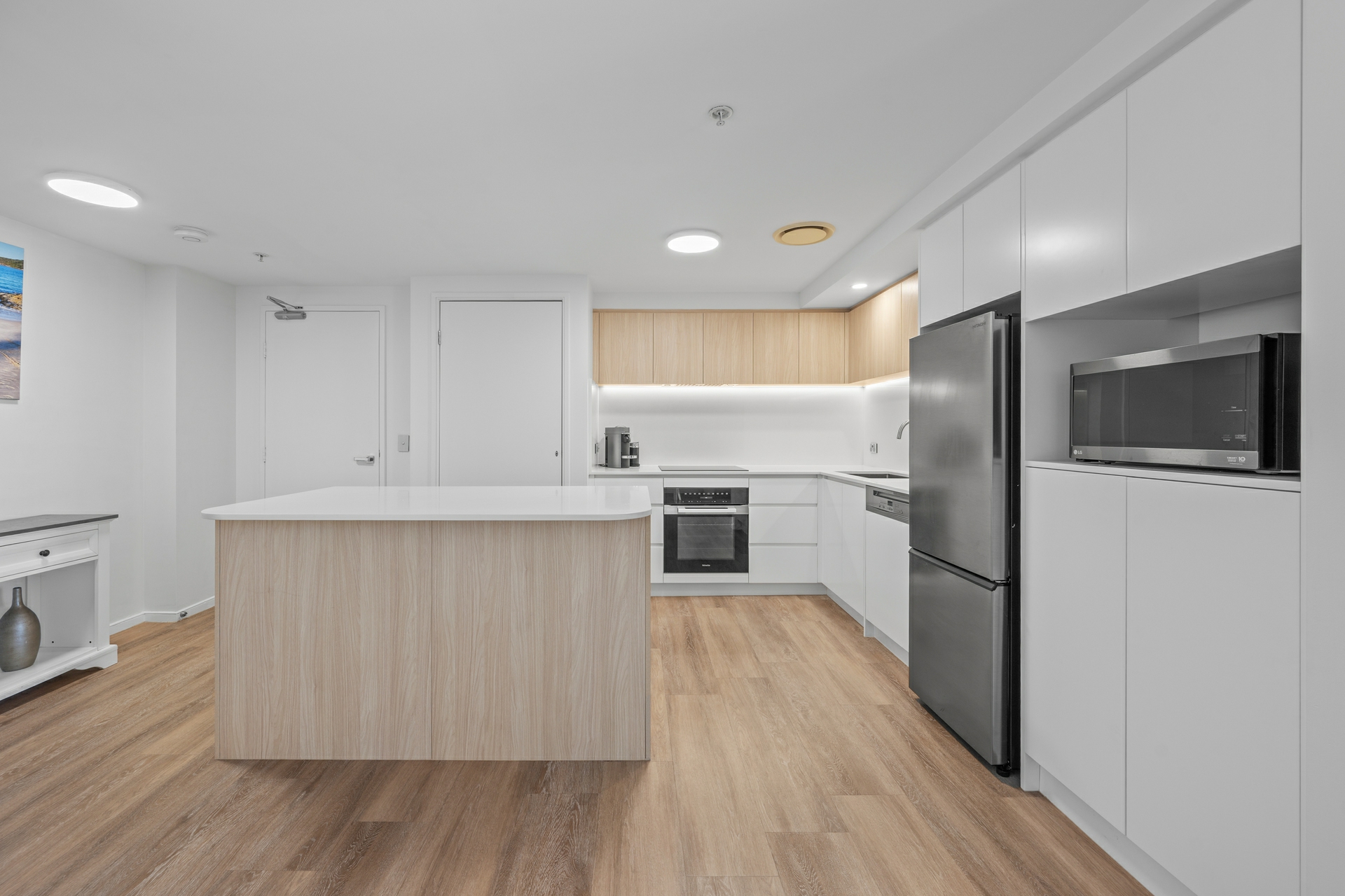 2136/23 Ferny Avenue — photo 5 of 17