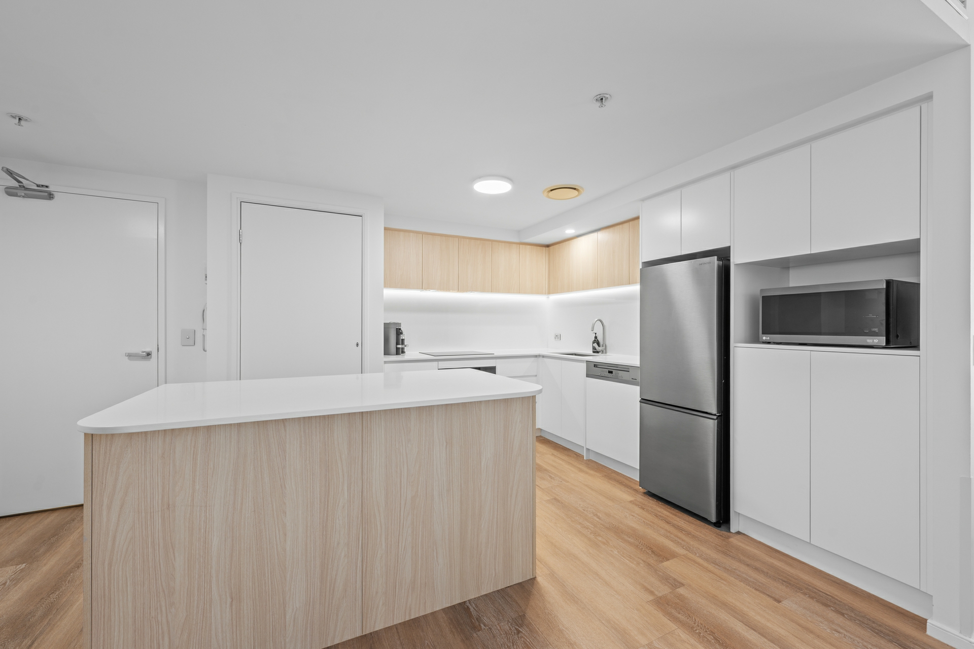 2136/23 Ferny Avenue — photo 15 of 17