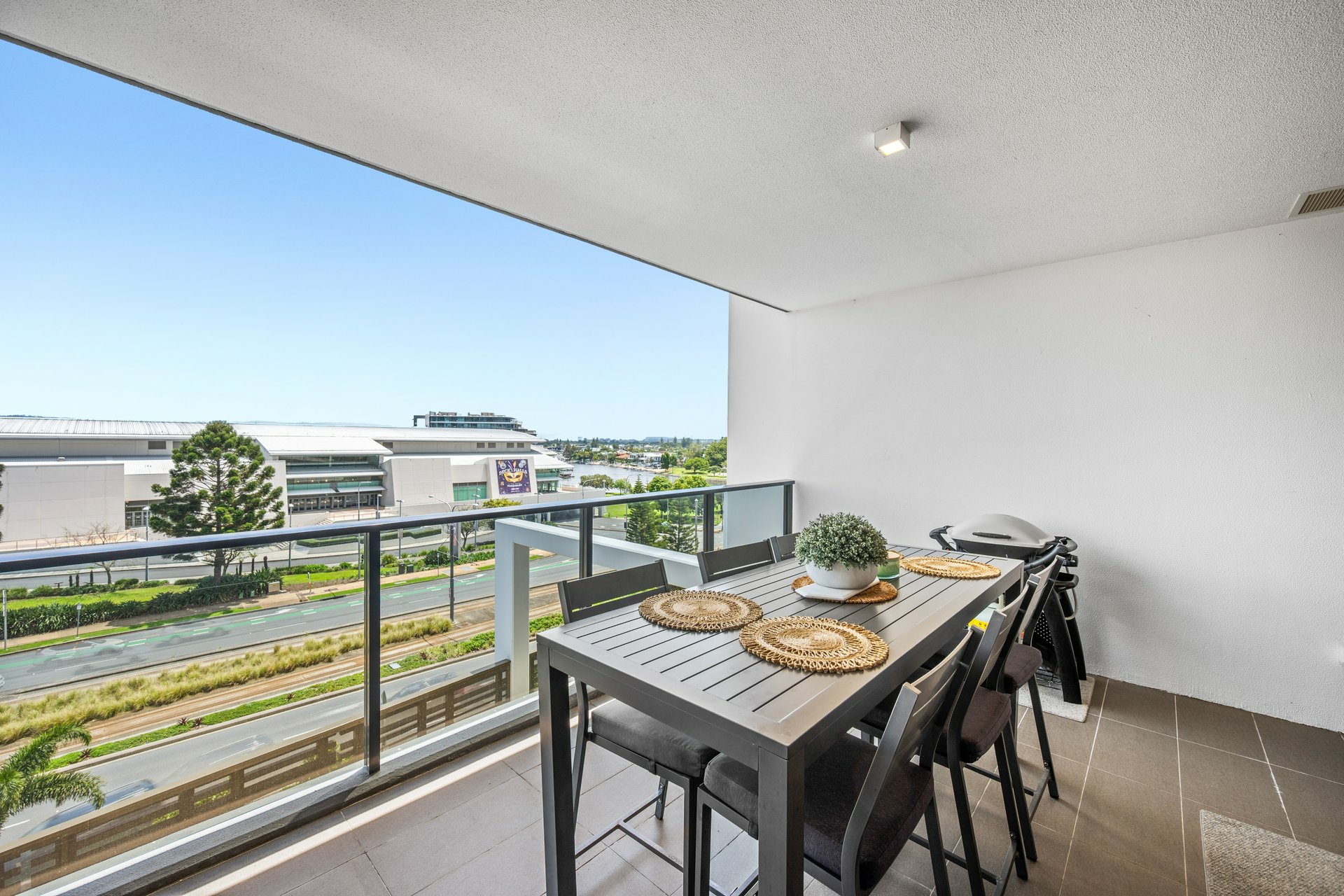 2/31 Queensland Avenue — photo 19 of 30