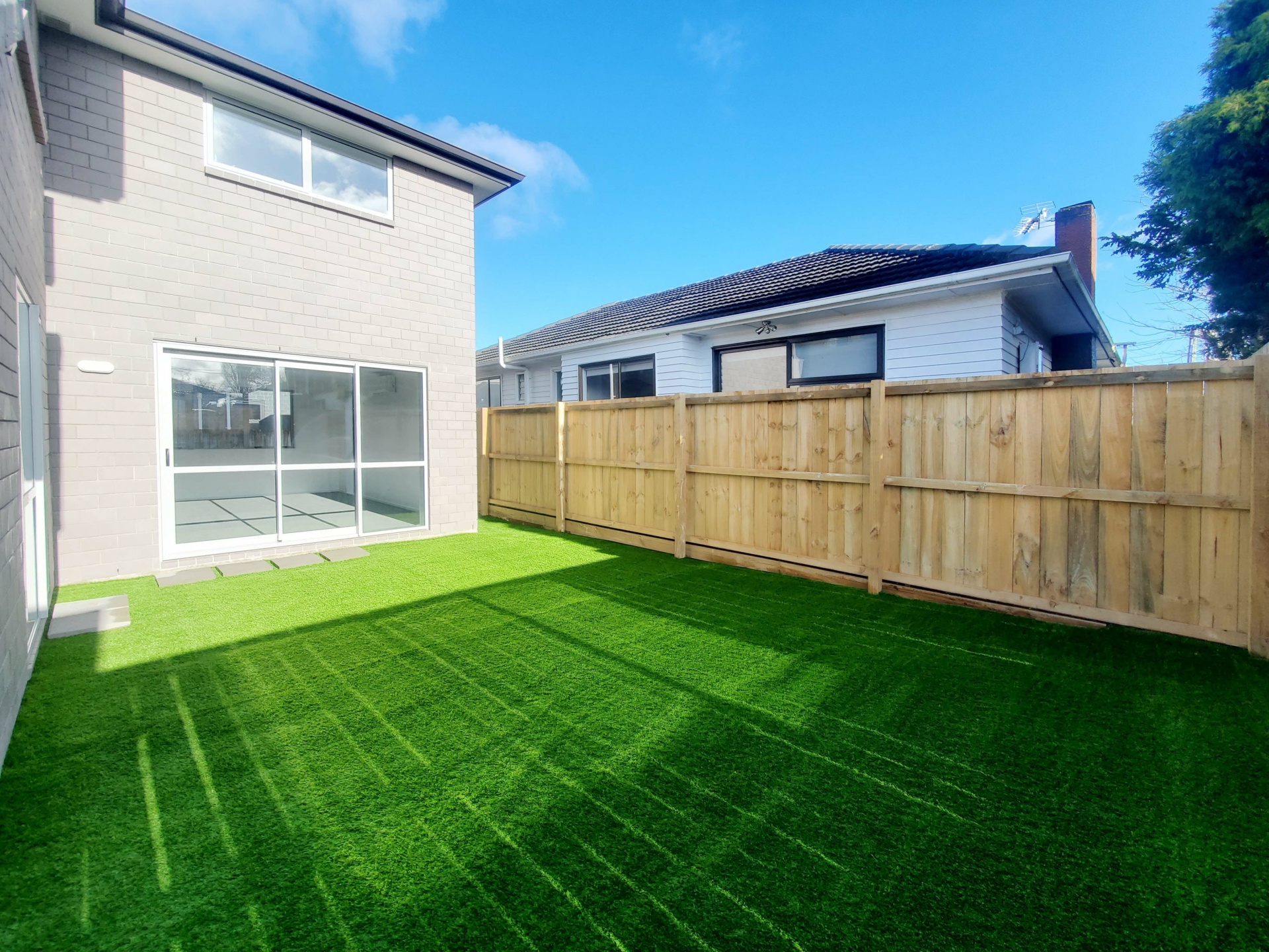 Lawn mowing services online manurewa