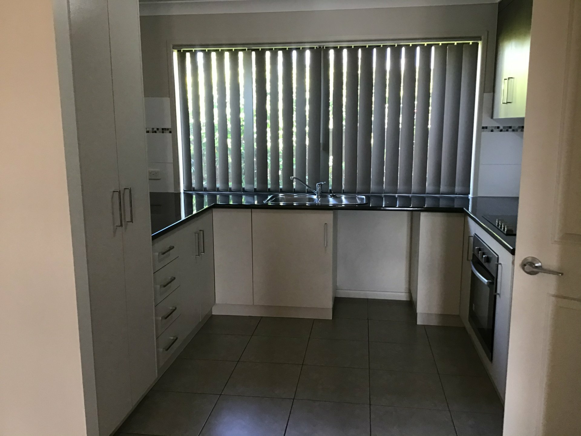 4 /22 Stewart Avenue, WARWICK