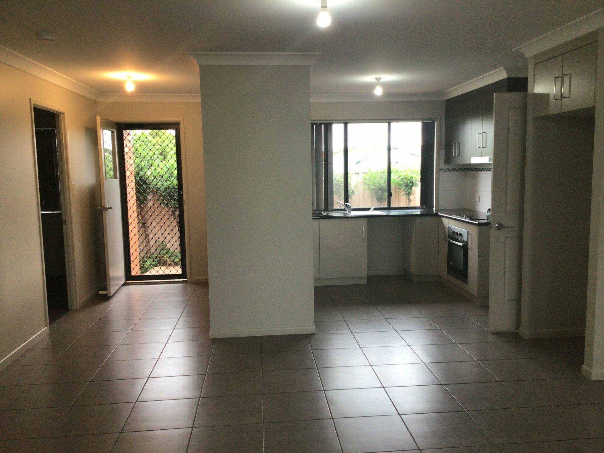 4 /22 Stewart Avenue, WARWICK