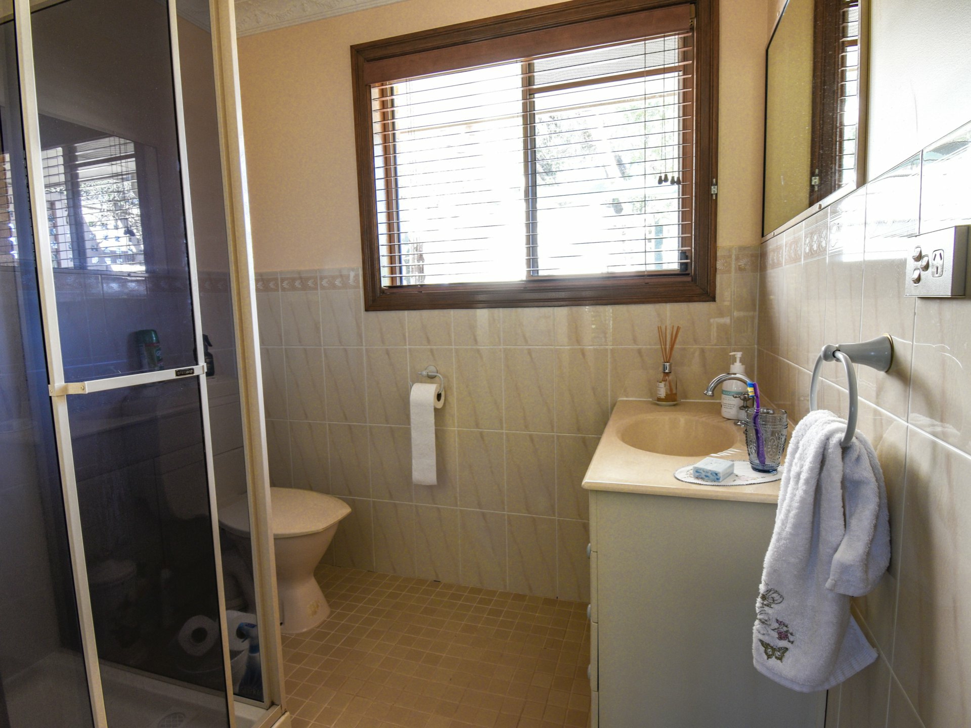 8 Matthew Jones Drive, ROSENTHAL HEIGHTS