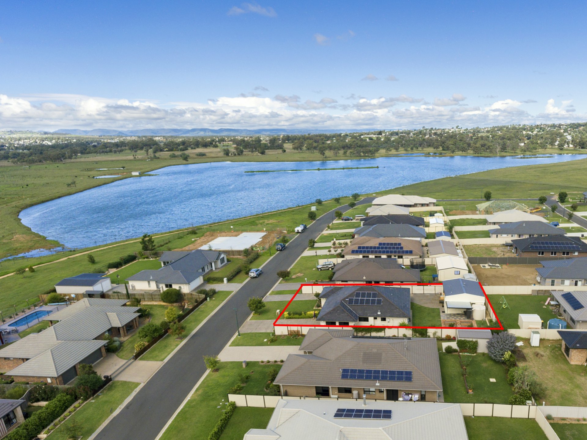 15 Lakeview Avenue, WARWICK