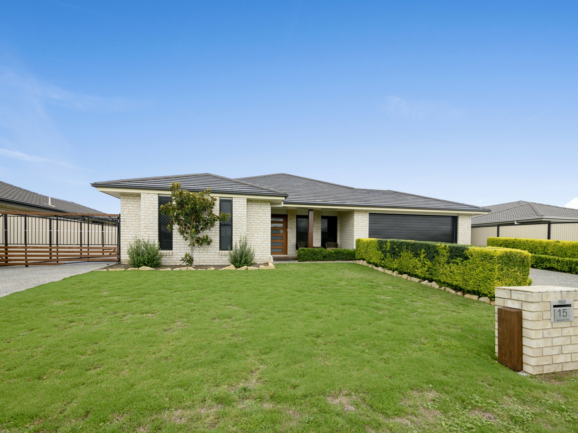 15 Lakeview Avenue, WARWICK
