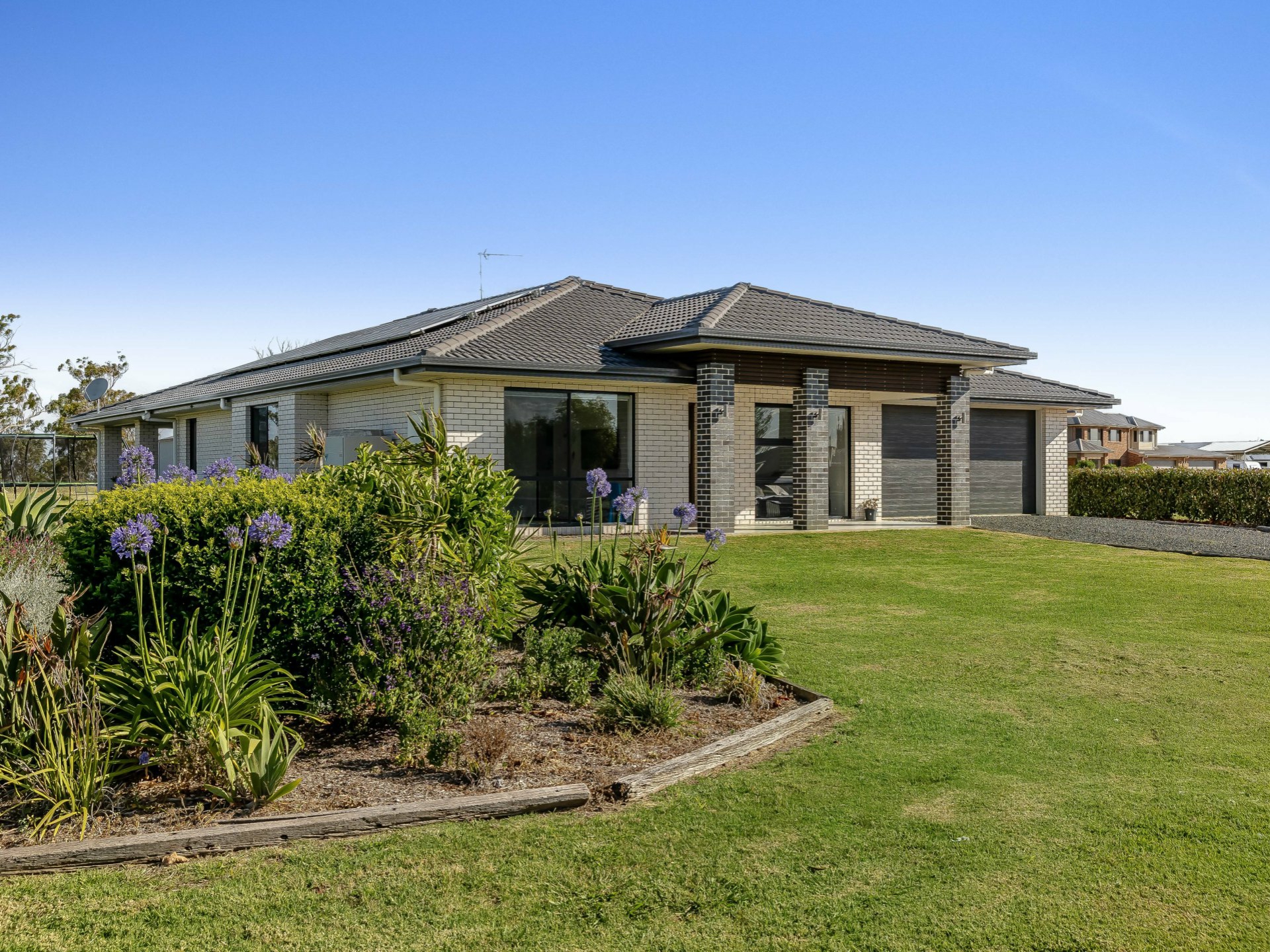 27 Amarina Avenue, SLADEVALE