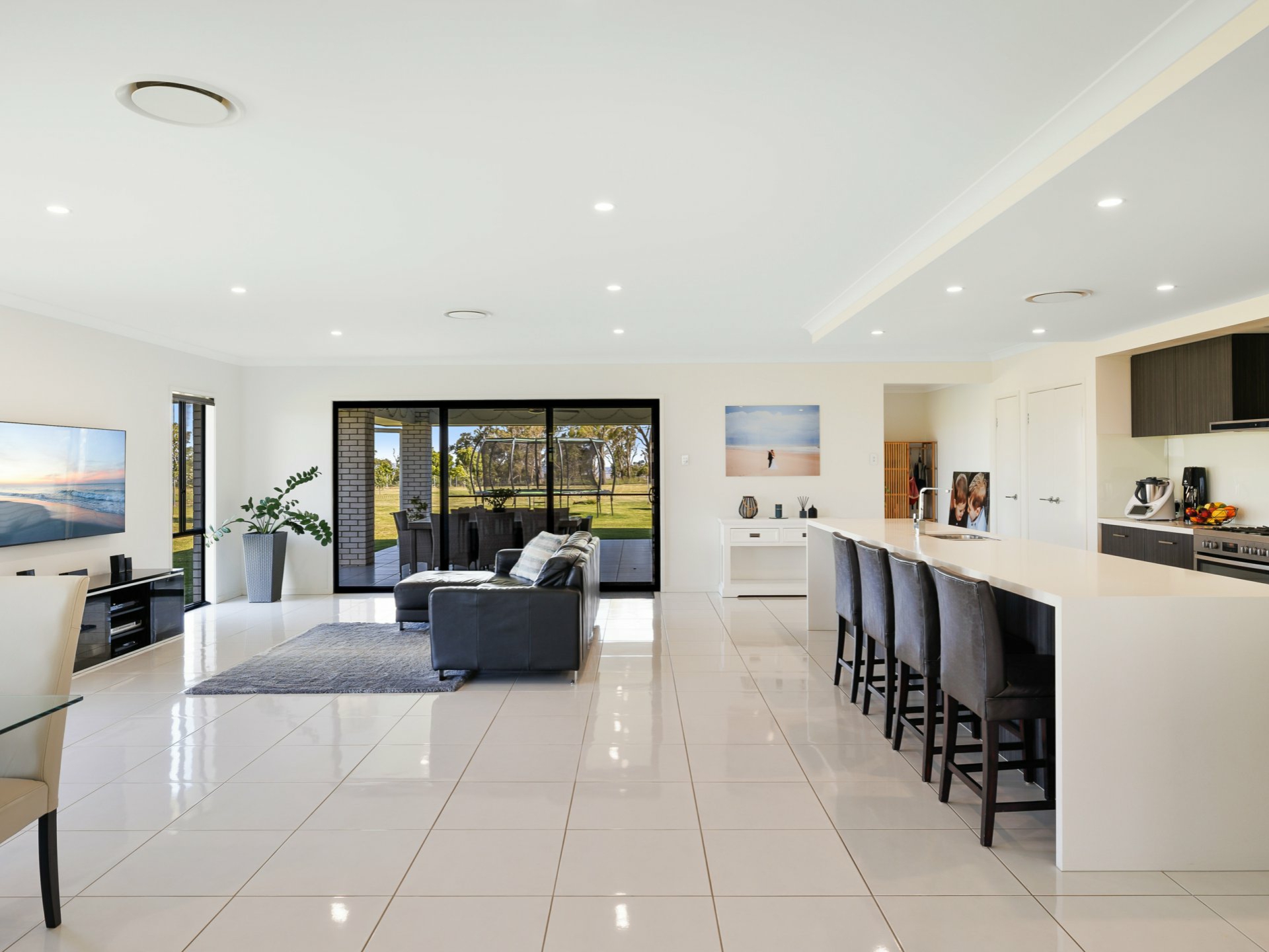 27 Amarina Avenue, SLADEVALE