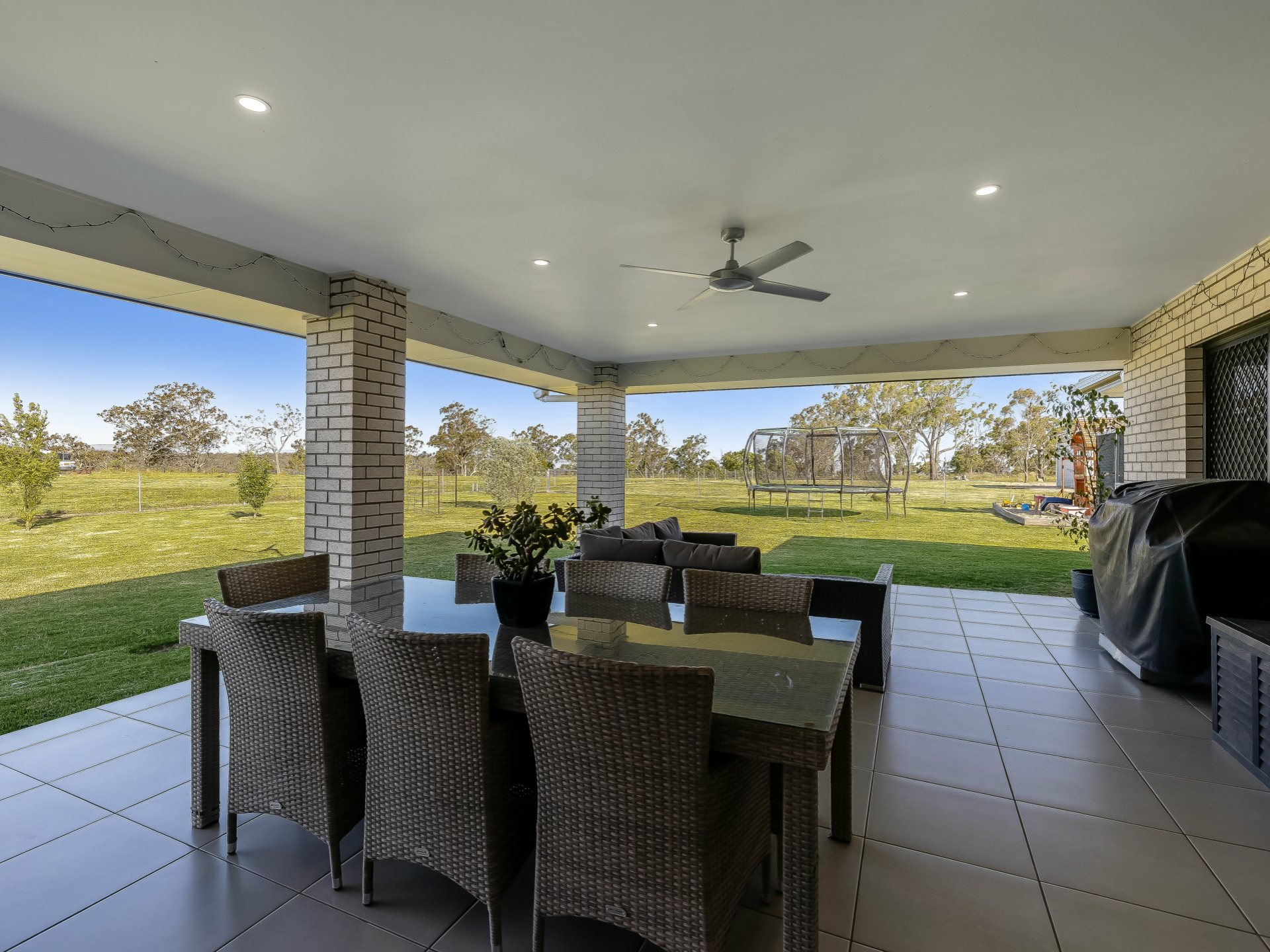 27 Amarina Avenue, SLADEVALE