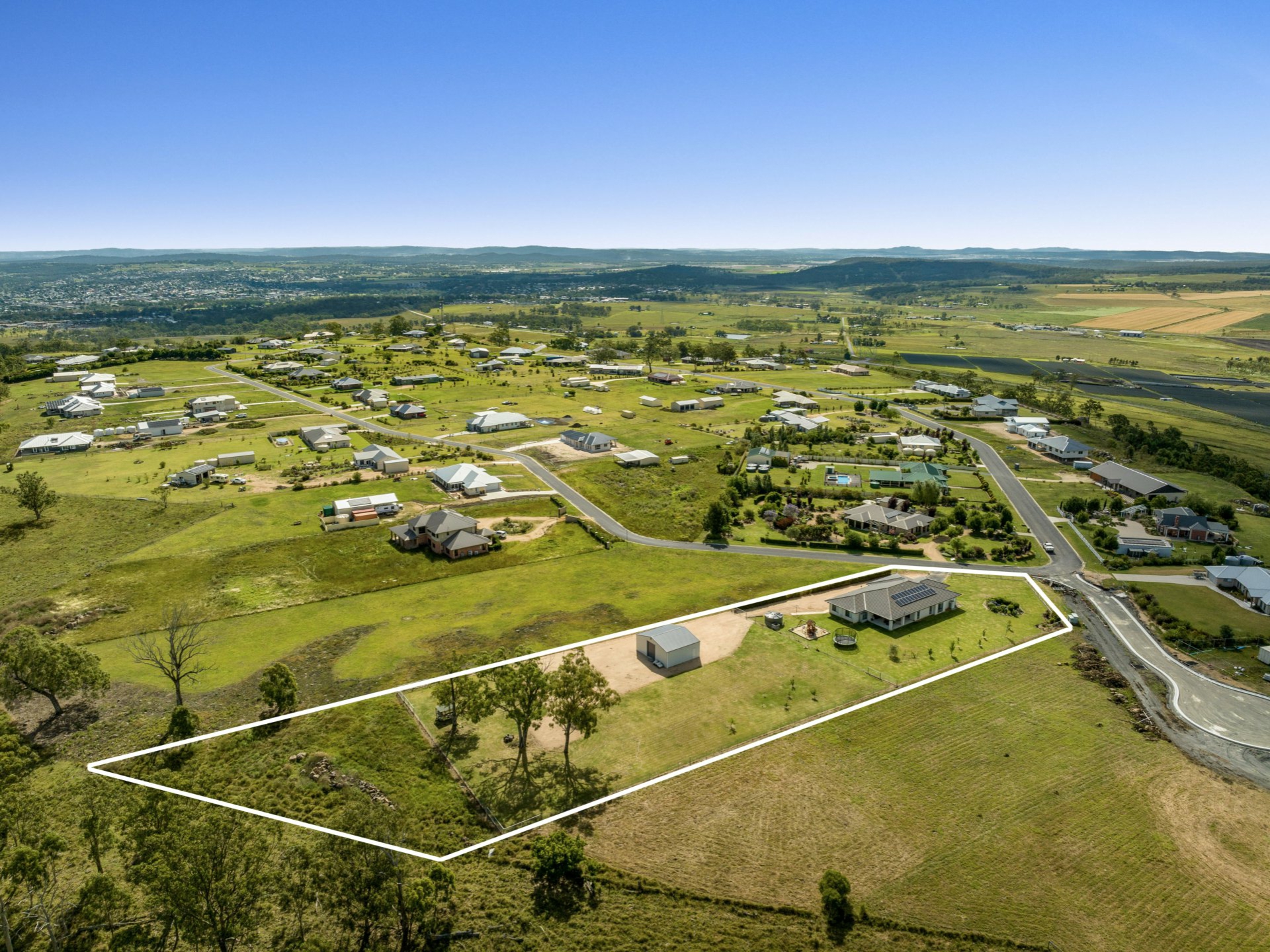 27 Amarina Avenue, SLADEVALE