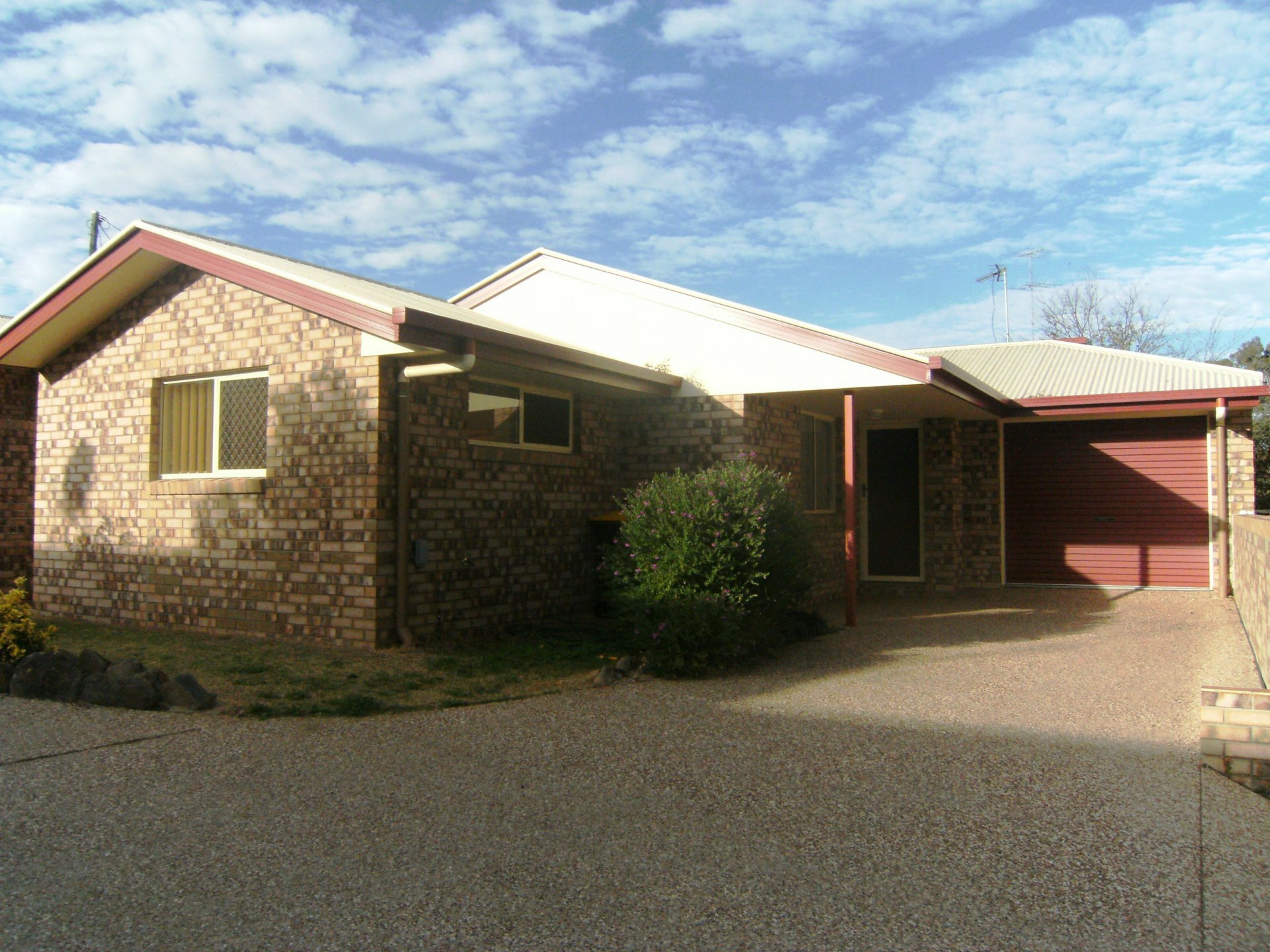 2/6 Bertram Street, WARWICK