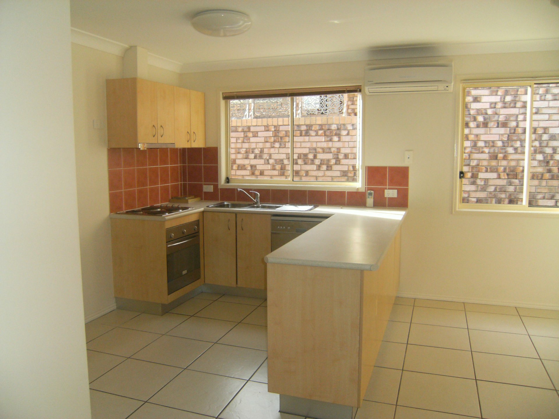 2/6 Bertram Street, WARWICK