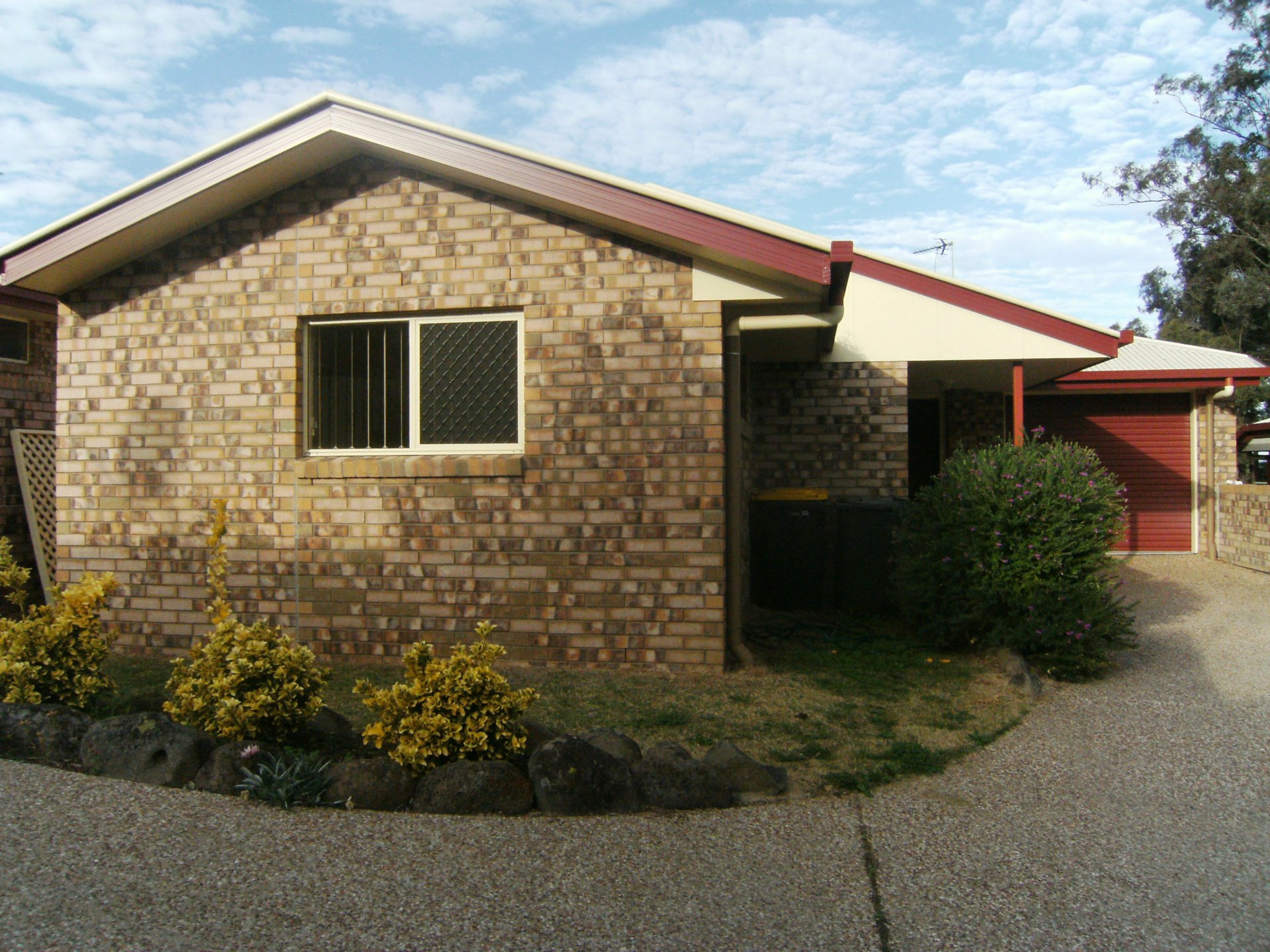 2/6 Bertram Street, WARWICK