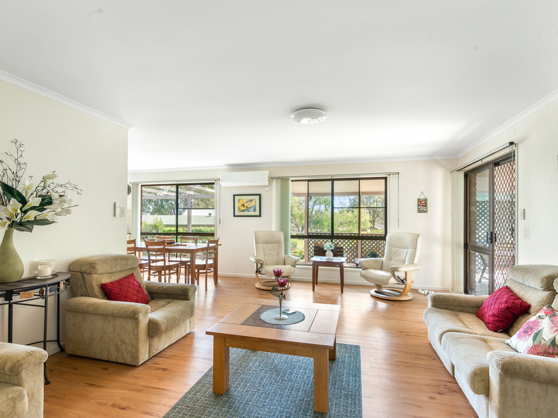 196 Lyndhurst Lane, ROSENTHAL HEIGHTS