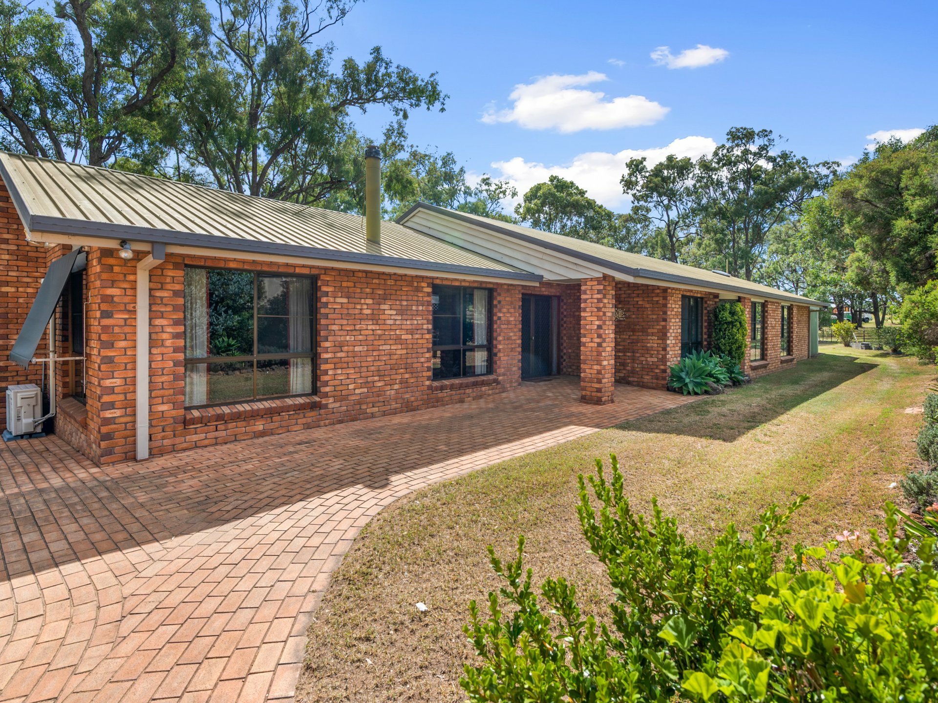 196 Lyndhurst Lane, ROSENTHAL HEIGHTS
