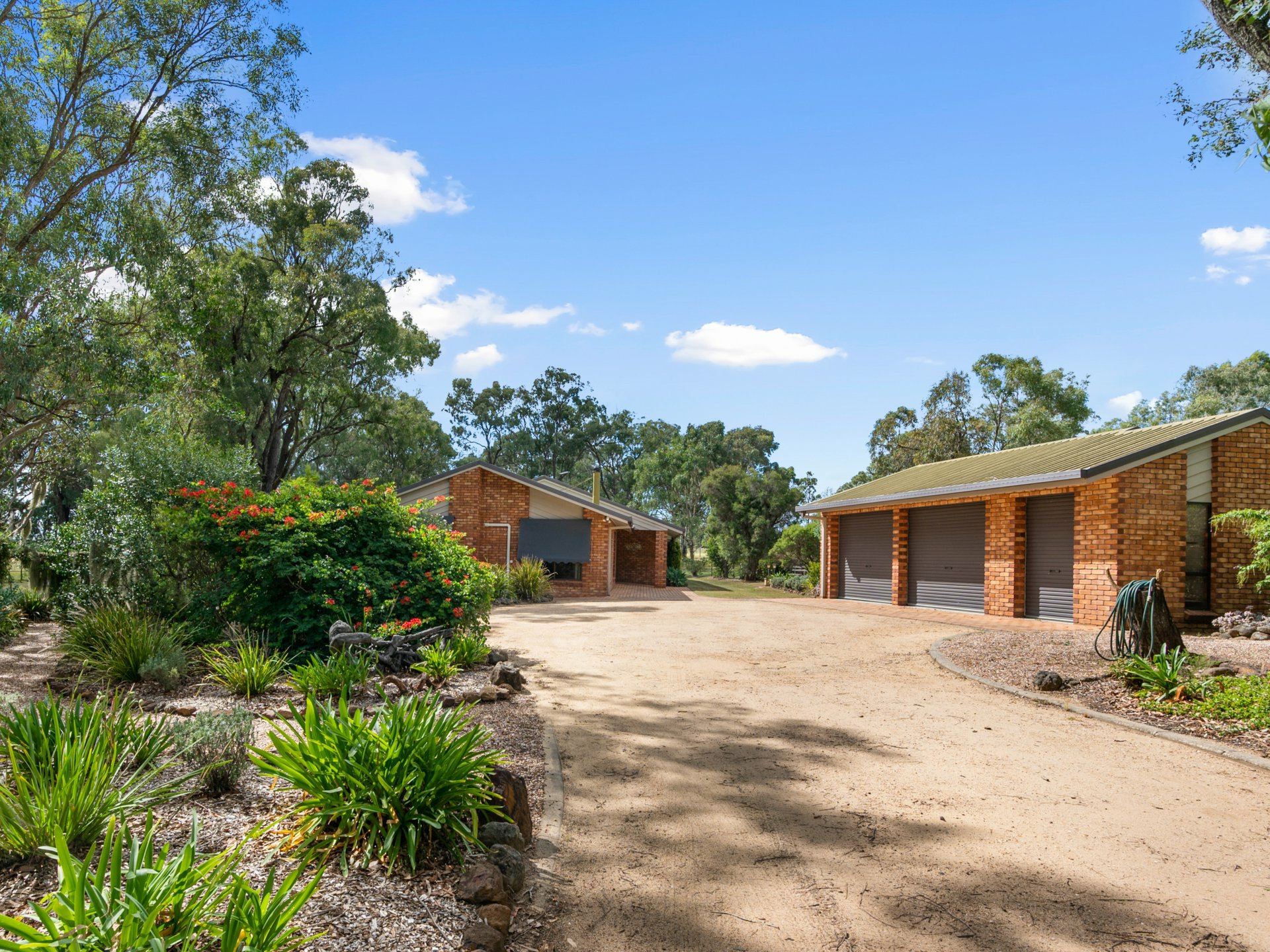 196 Lyndhurst Lane, ROSENTHAL HEIGHTS