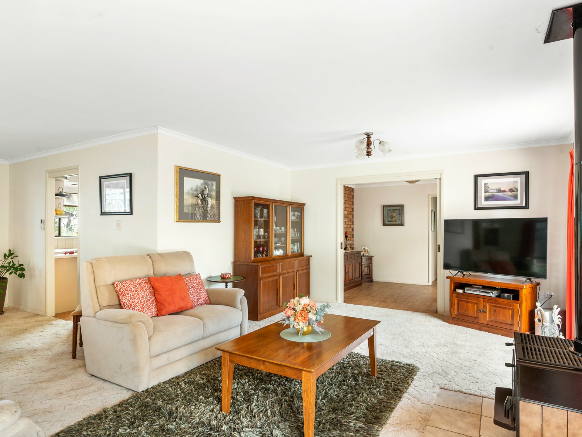 196 Lyndhurst Lane, ROSENTHAL HEIGHTS