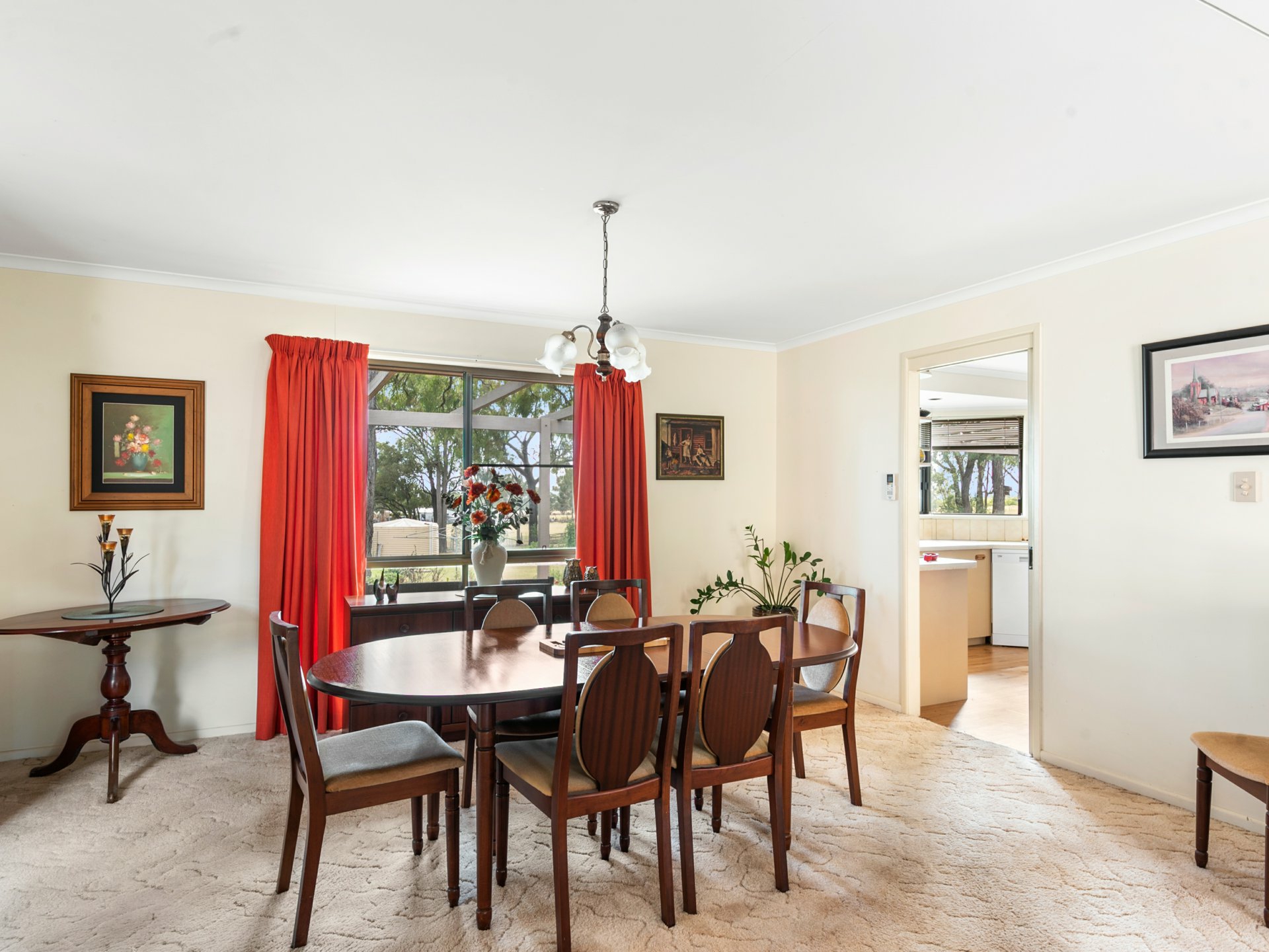 196 Lyndhurst Lane, ROSENTHAL HEIGHTS