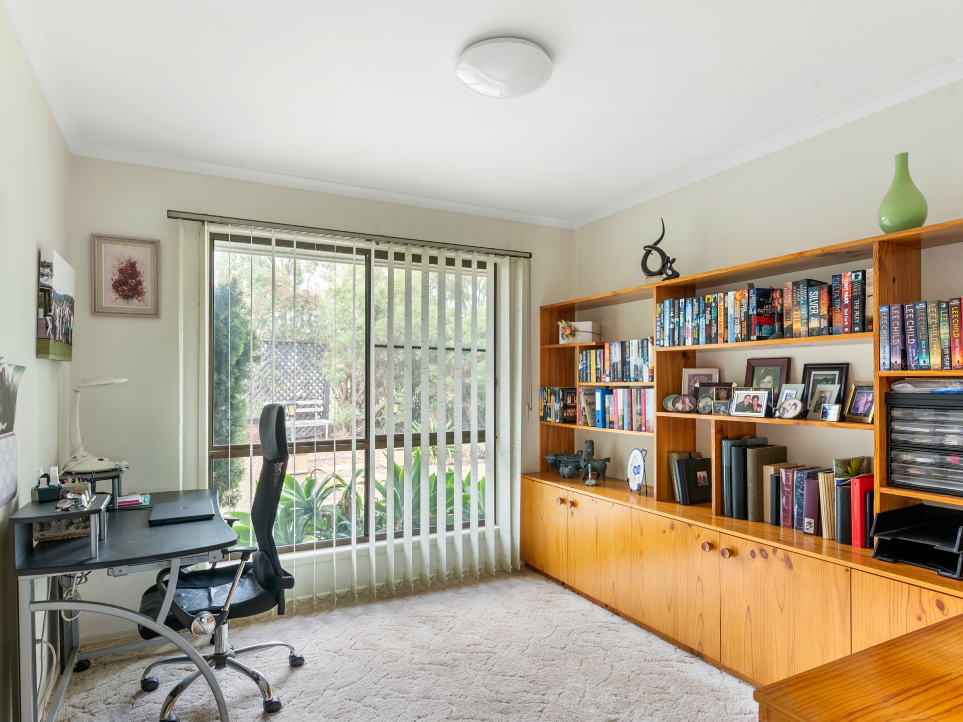 196 Lyndhurst Lane, ROSENTHAL HEIGHTS
