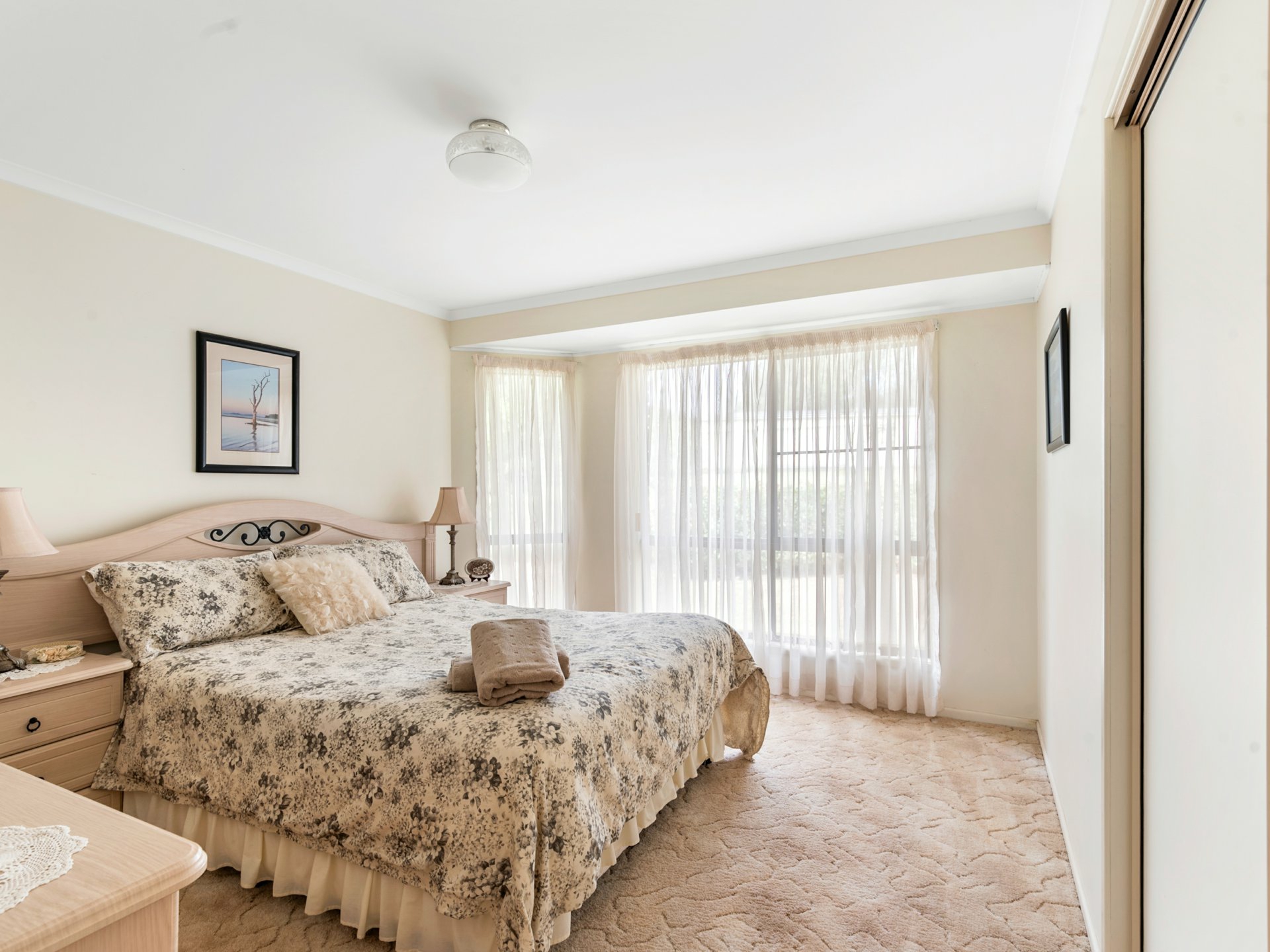 196 Lyndhurst Lane, ROSENTHAL HEIGHTS