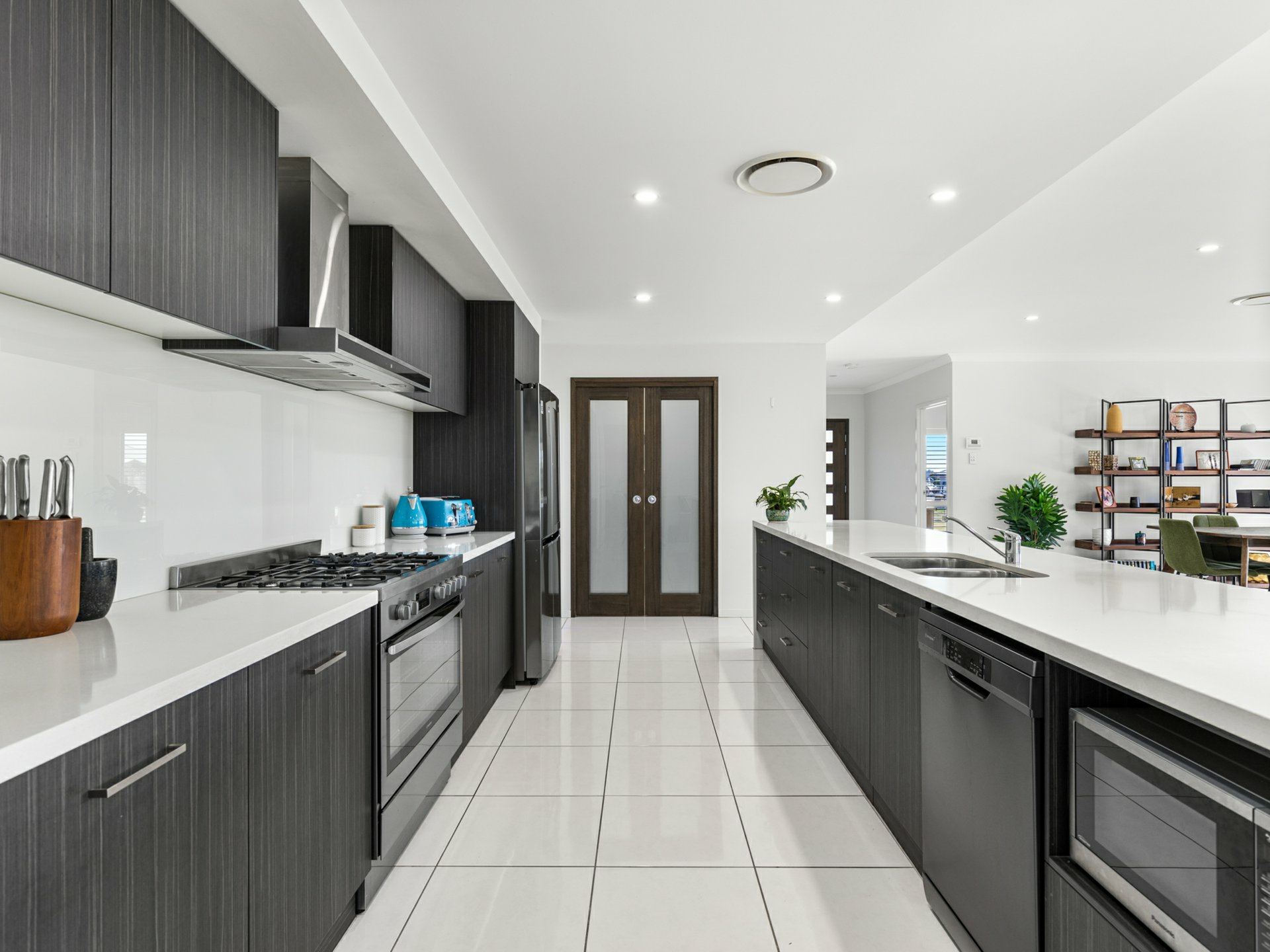 27 Amarina Avenue, SLADEVALE