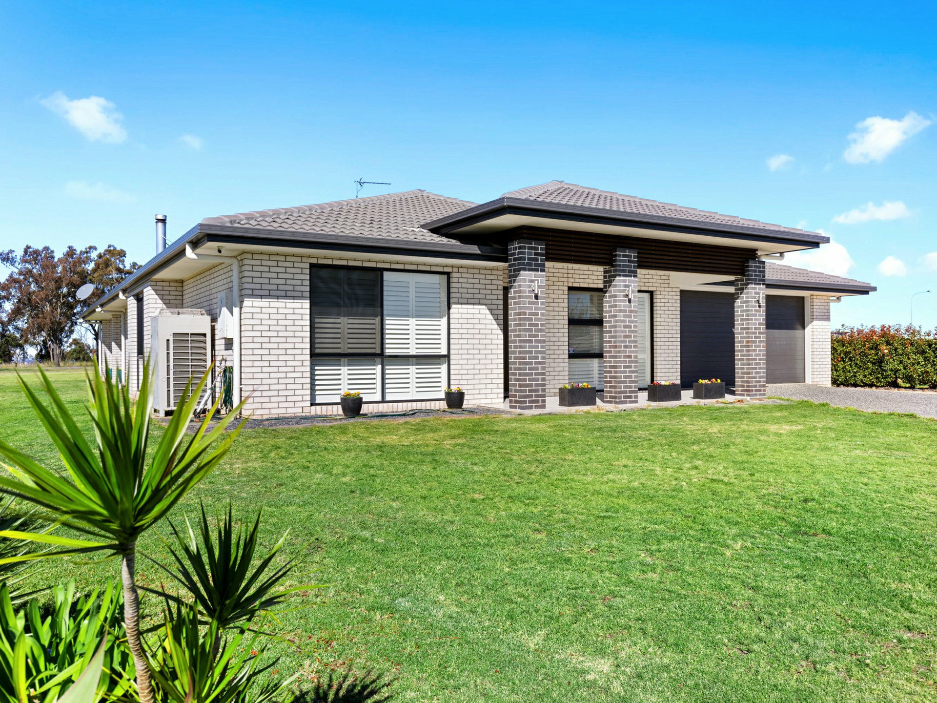 27 Amarina Avenue, SLADEVALE