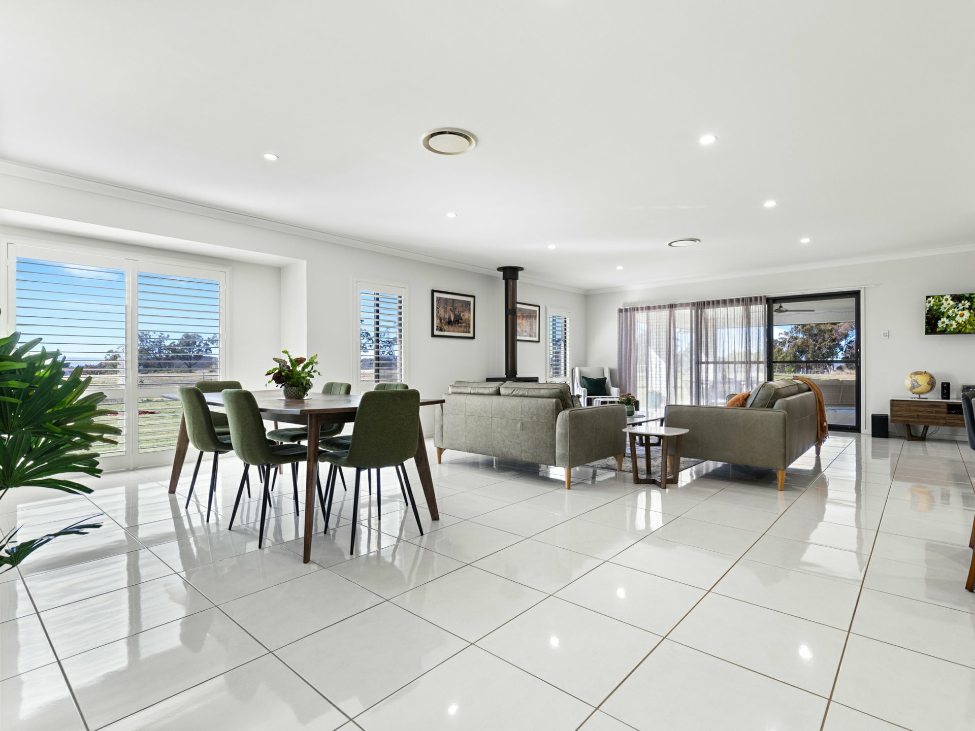 27 Amarina Avenue, SLADEVALE